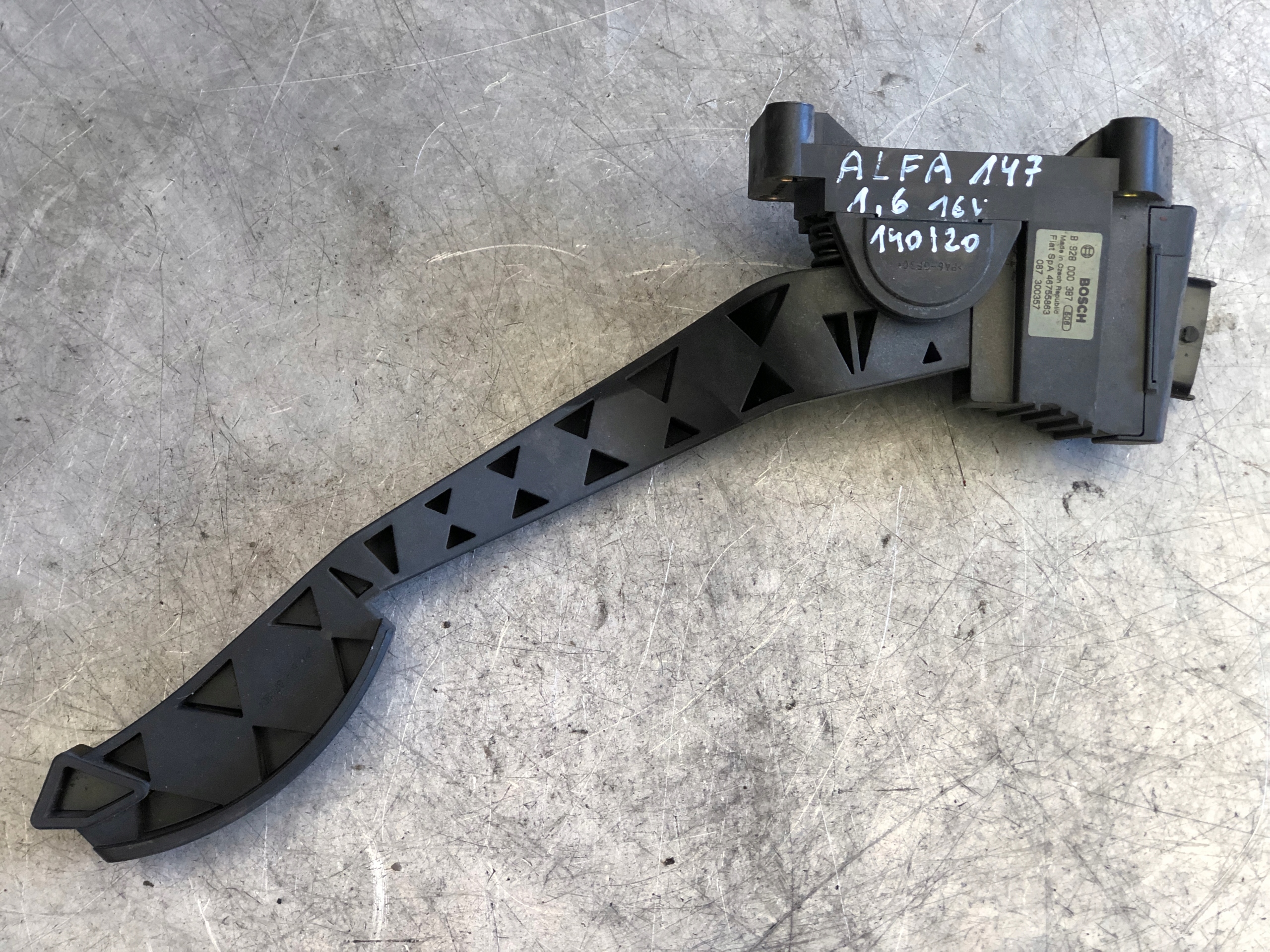 accelerator pedal Alfa Romeo 147 1,6B B 928000387