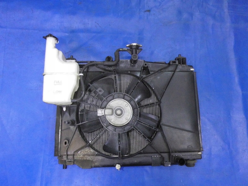 chladič vody ventilátor 1.3 16V ZJ MAZDA 2 II DE