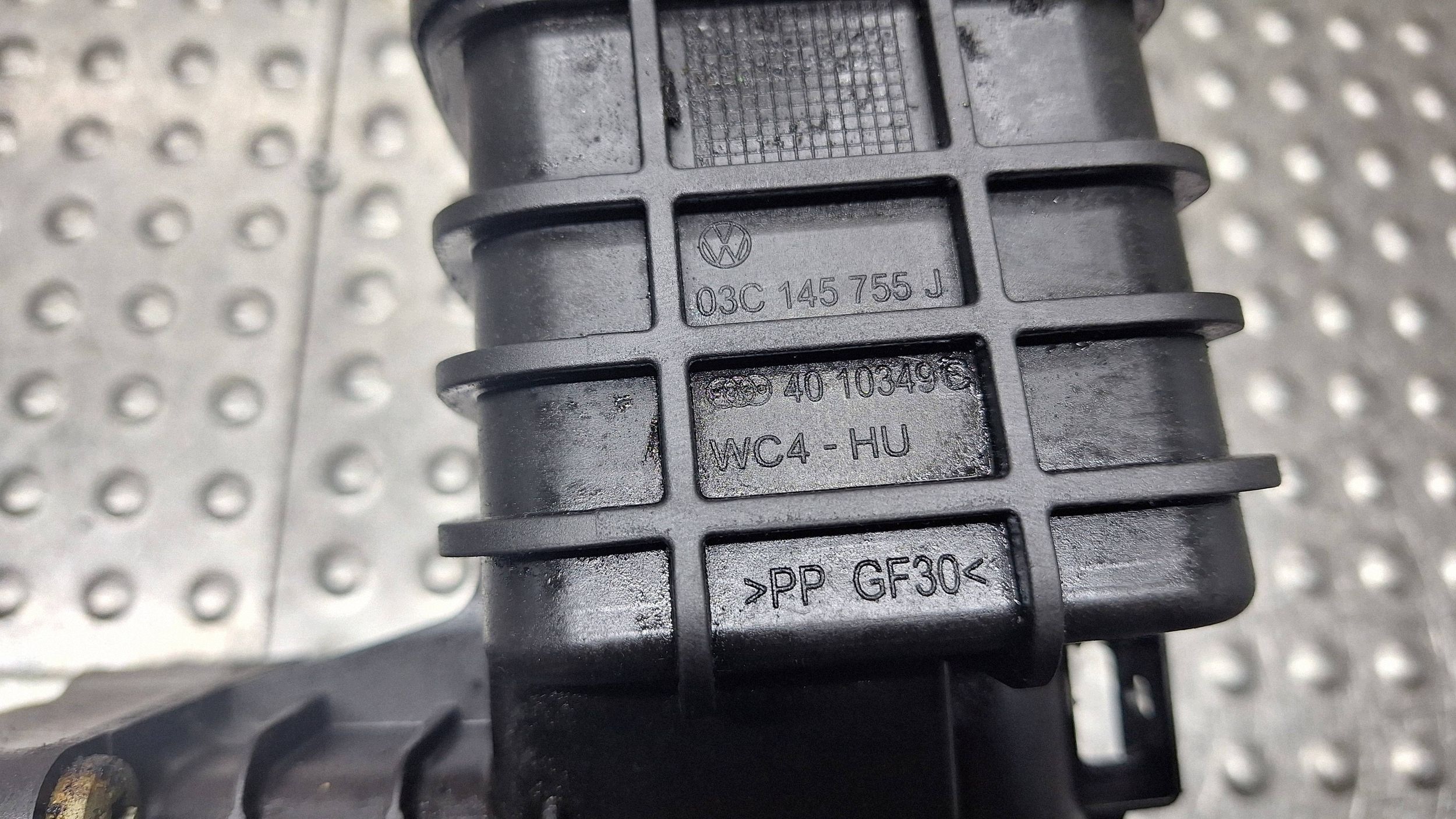 compressor 03C145755J GOLF V A3 8P SCIROCCO III TIGUAN and 1.4 TSI