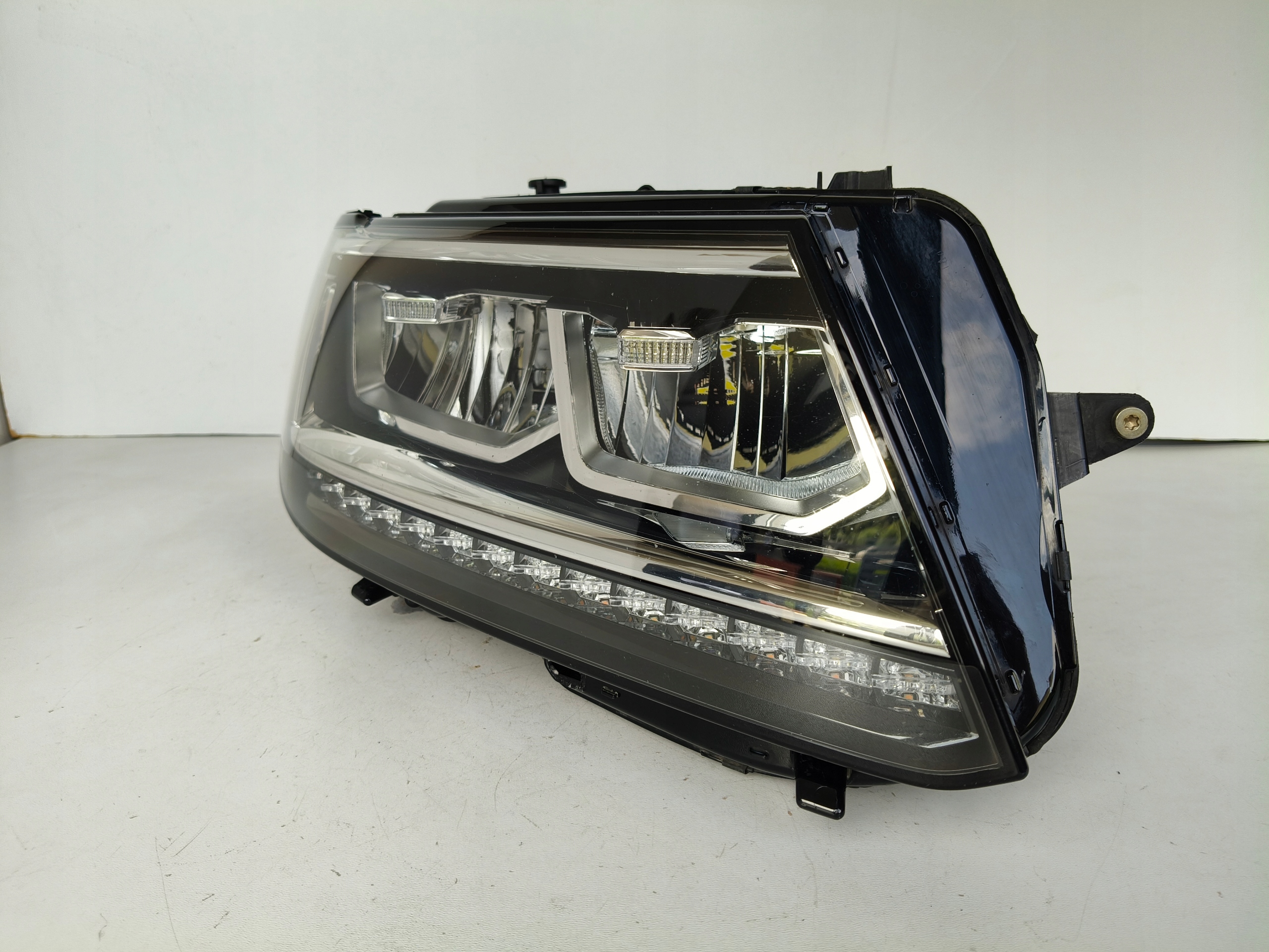 light right REFLEKTOR VW TIGUAN 5NA II 16- FULL LED
