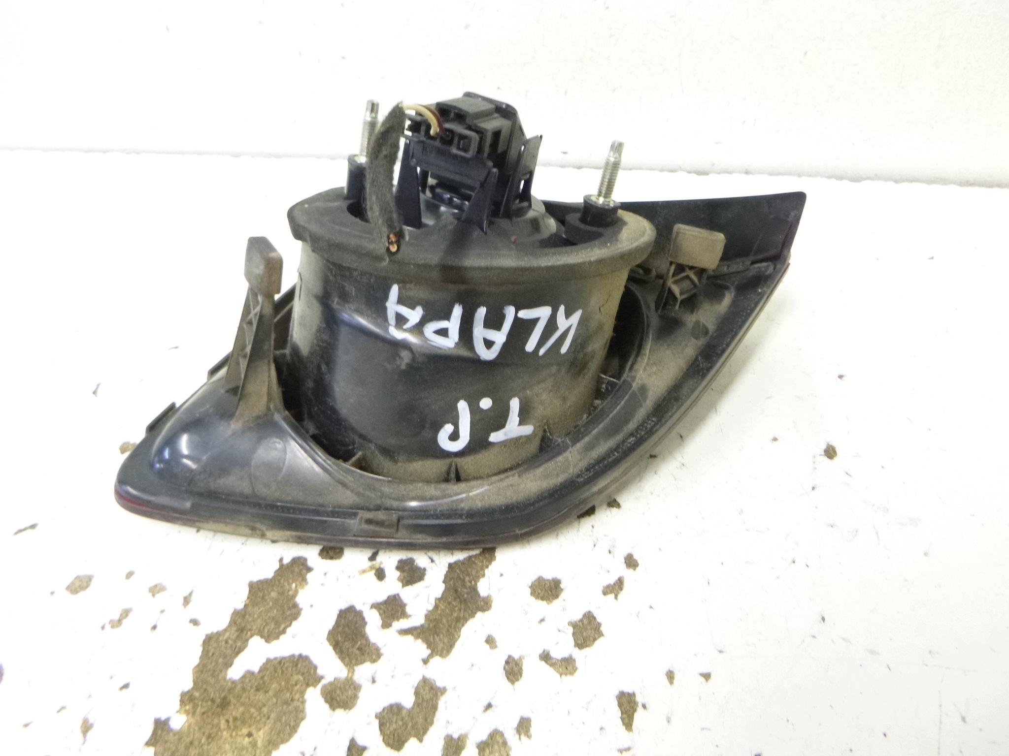 light rear part left Z bonnet VW GOLF V plus VALEO original 2006
