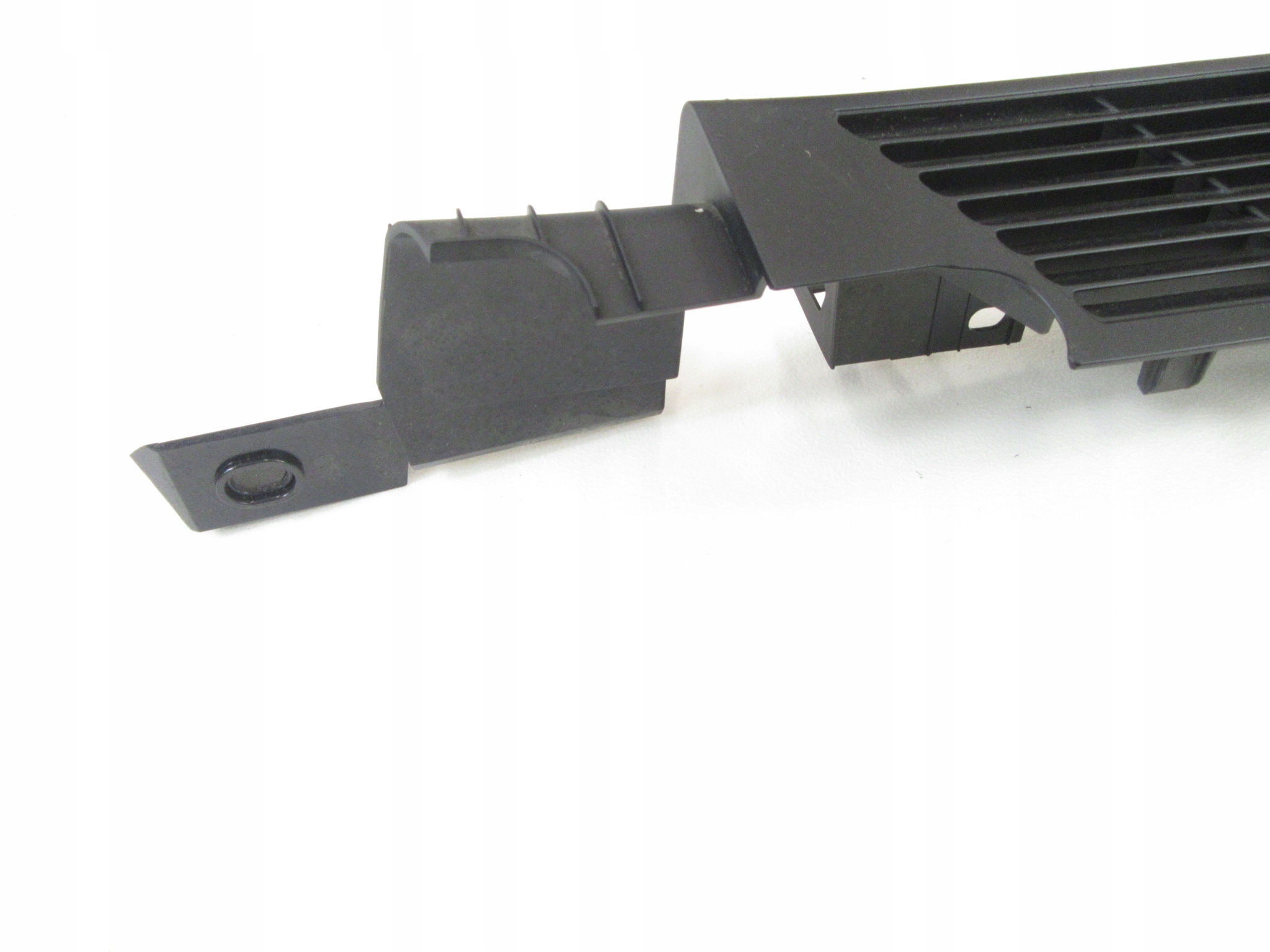 cover boot bracket rolety right BMW e61 KOMBI