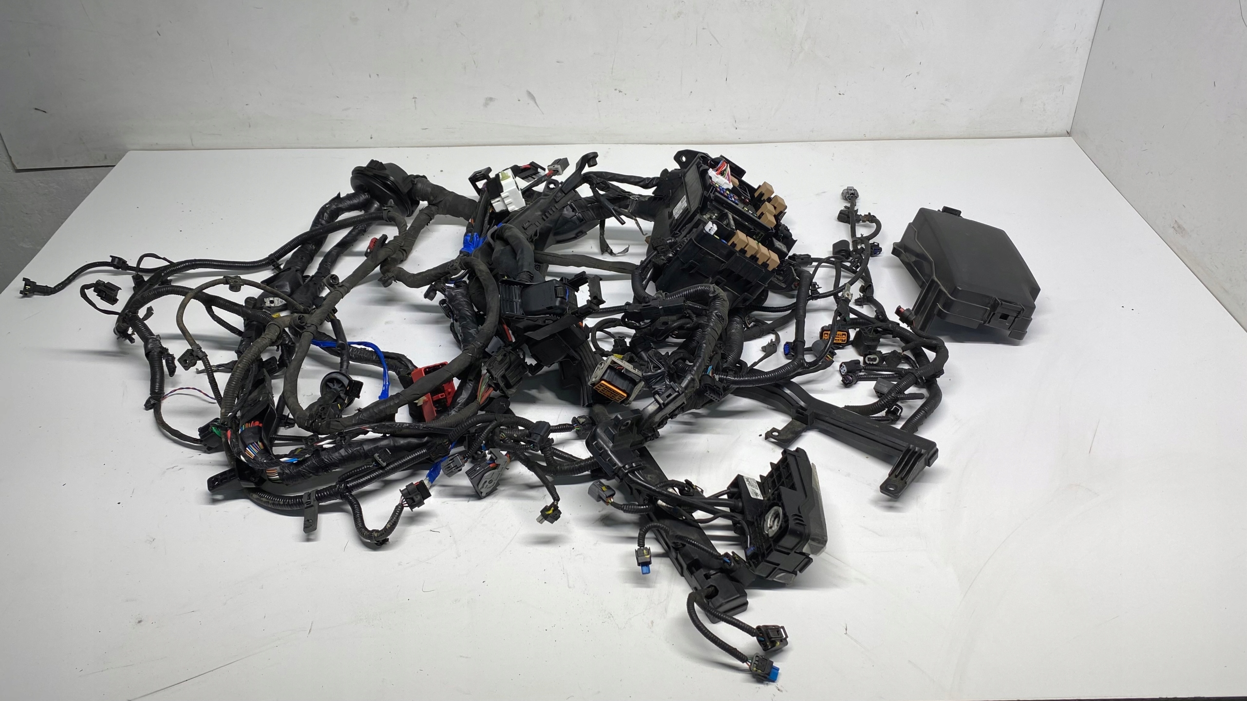 KIA CEED III 1.6 CERI D4FE PUSZKA BBUDOWA BEZPIECZNIKÓW INSTALACJA 17-24 Numer katalogowy części 91290-J440