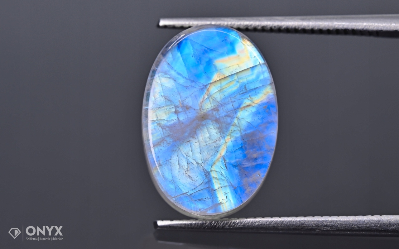 Měsíční kámen mělký ovál 14x10 mm