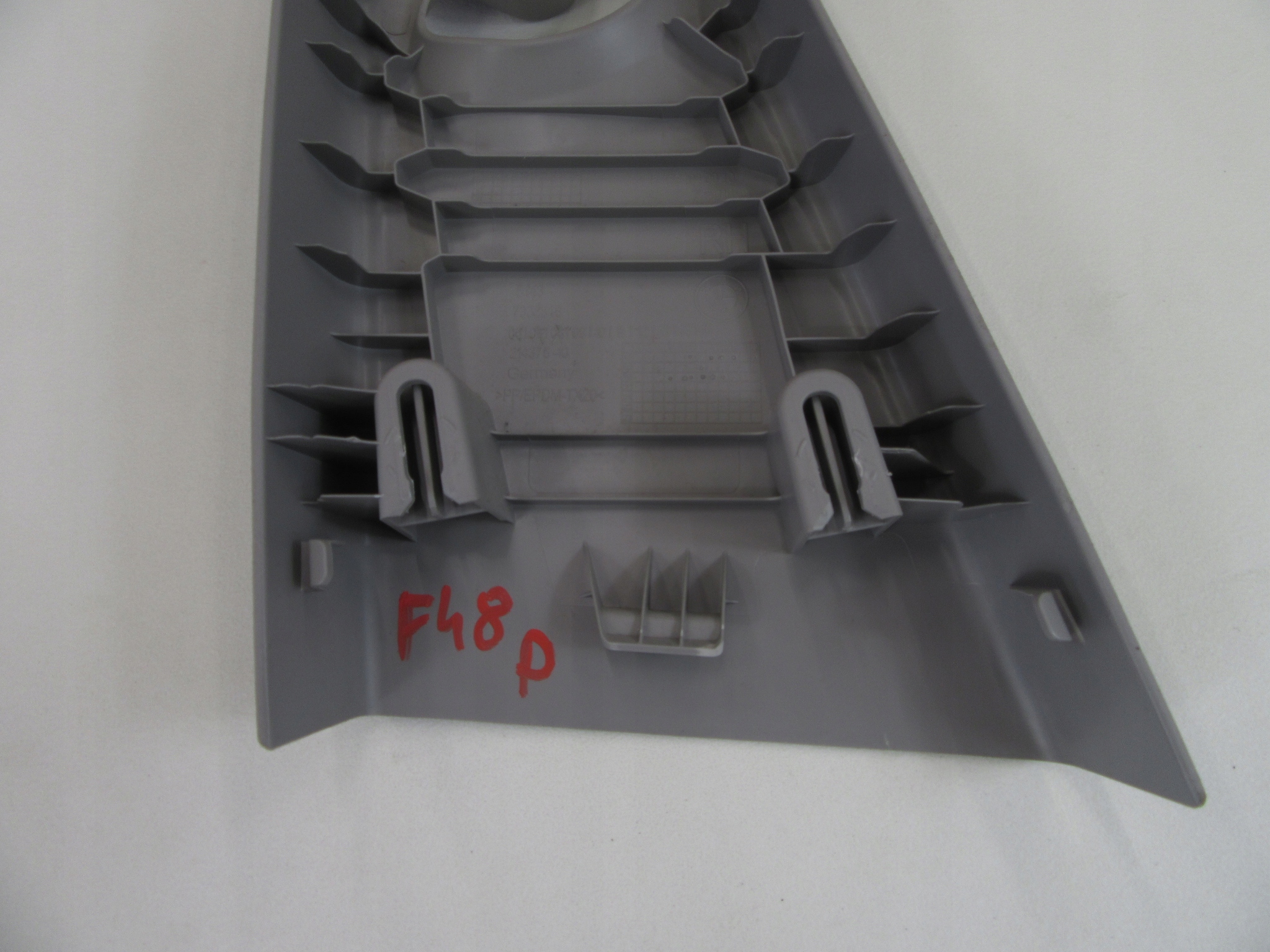 kryt obal slupka B pravá BMW F48 X1
