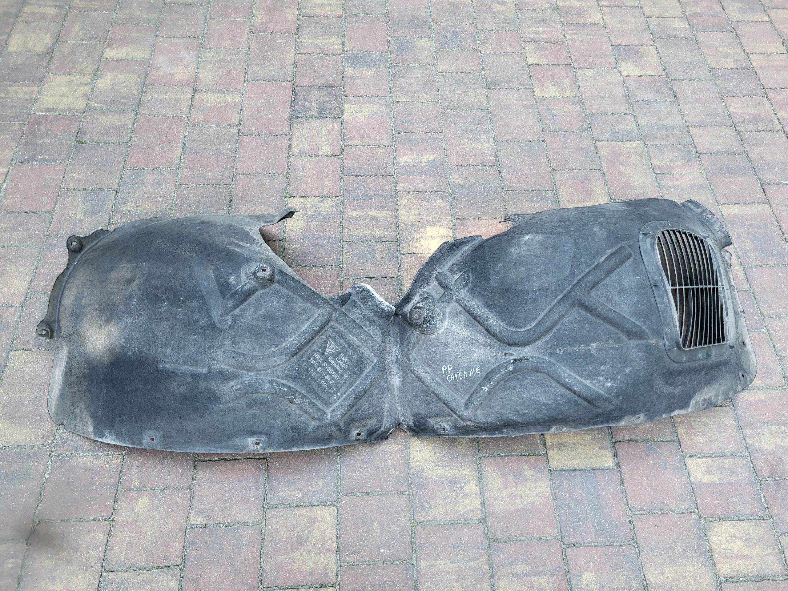 NADKOLE PRAWY PRZOD PORSCHE CAYENNE II