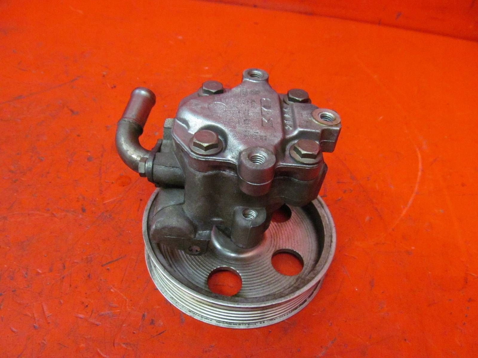 AUDI A4 B6 8E 8E2 00- 2.0 B ALT Servopumpe 8E0145155ES