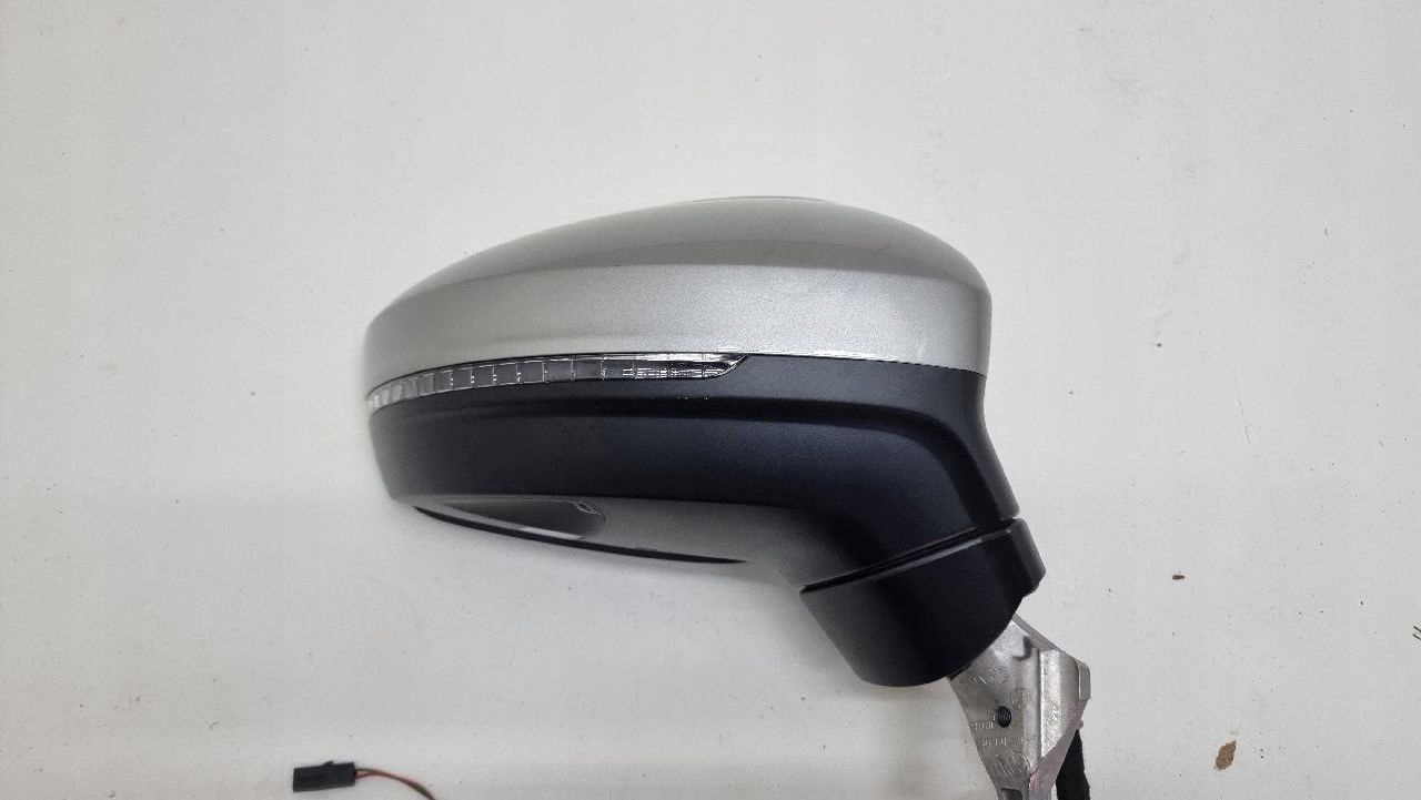 VW Tiguan II lusterko prawe 13 pin + 2 + kamera