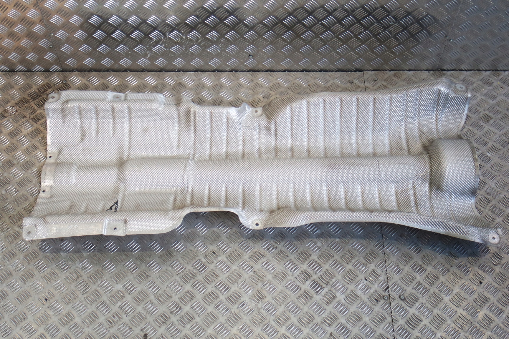 Тепловой щит BMW 7 750 G12 7340216