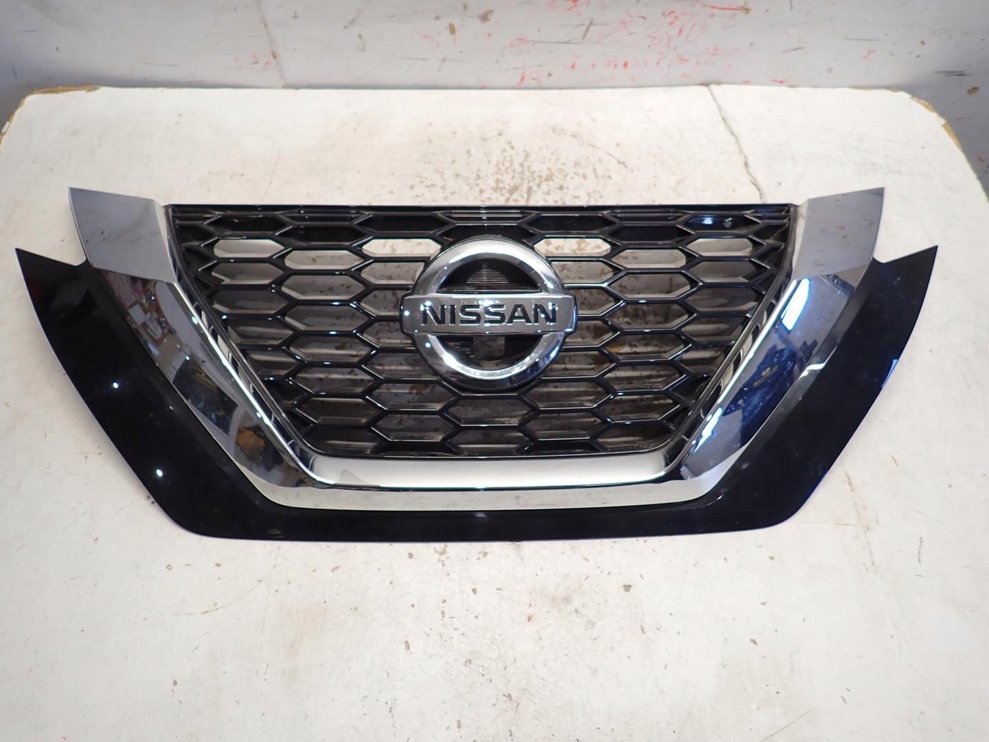 Grill NISSAN JUKE II 2019- 62310-6PA0A