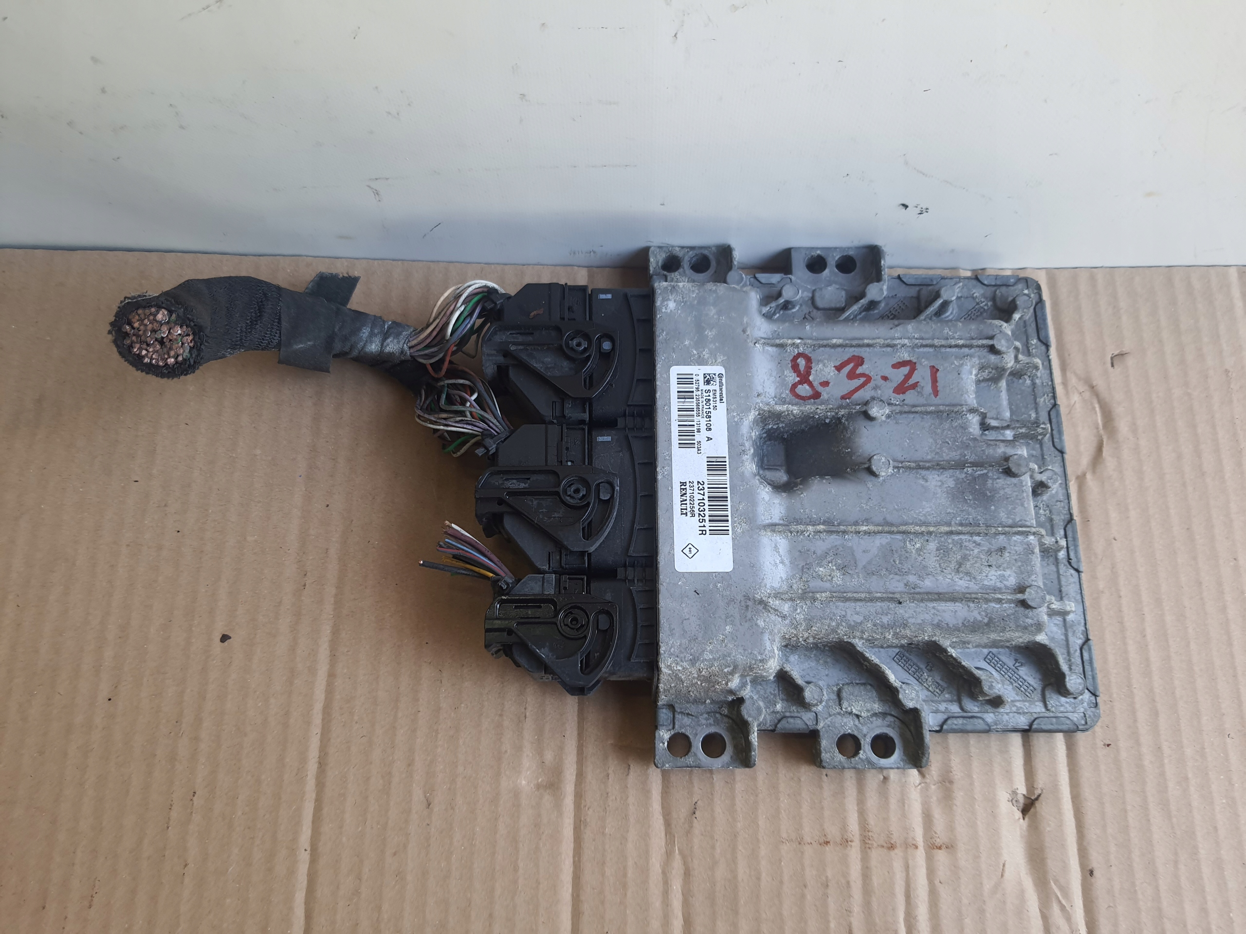 RENAULT computer 237103251R