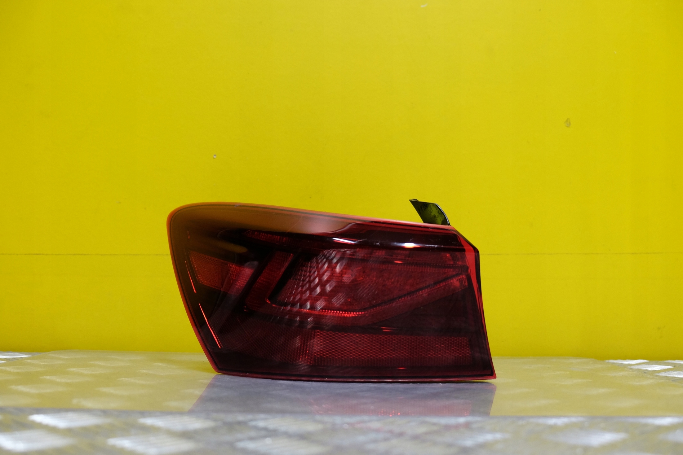 KIA FORTE СЕДАН 2019- ФАРА ЗАД. ЛІВА LED USA