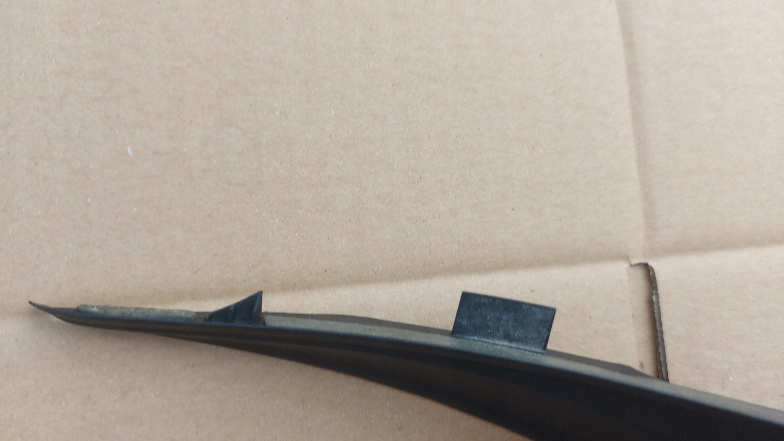spoiler under the window left TOYOTA AURIS II 12-18