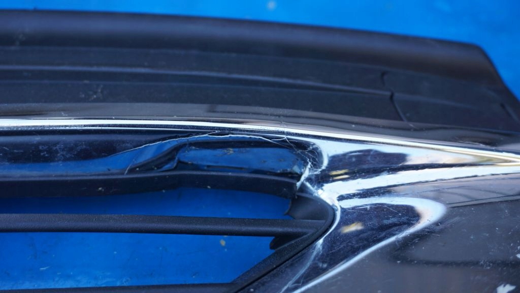 VOLVO XC90 II LIFT - right grid of a bumper front