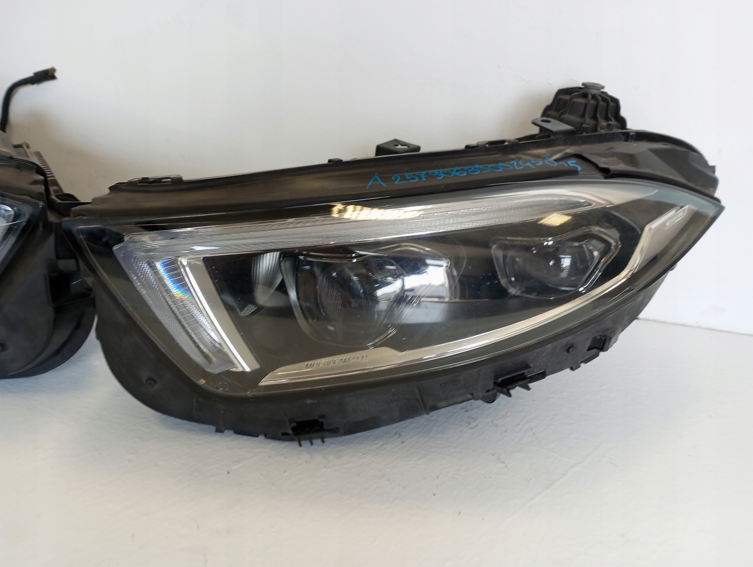 light MERCEDES CLS 257 MULTIBEAM A2579068300 A2579063002