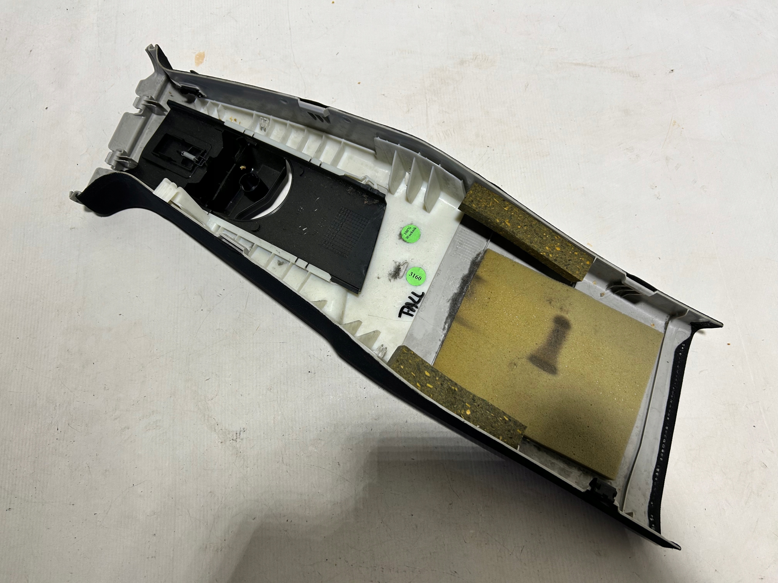 cover SLUPKA left side left left pillar MERCEDES CLS W218