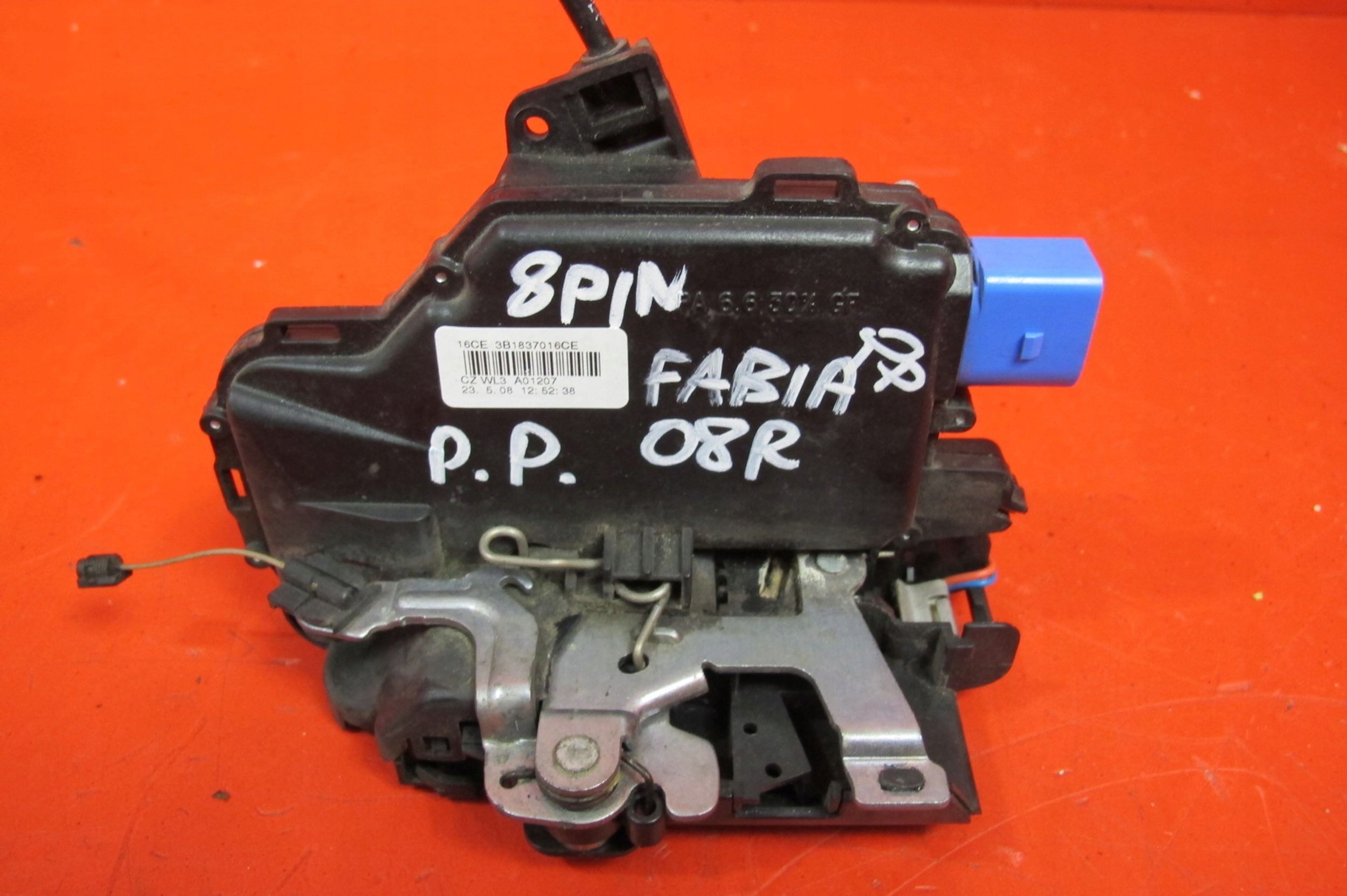 Skoda Fabia 2 II (5J) lock front right 3B1837016CE