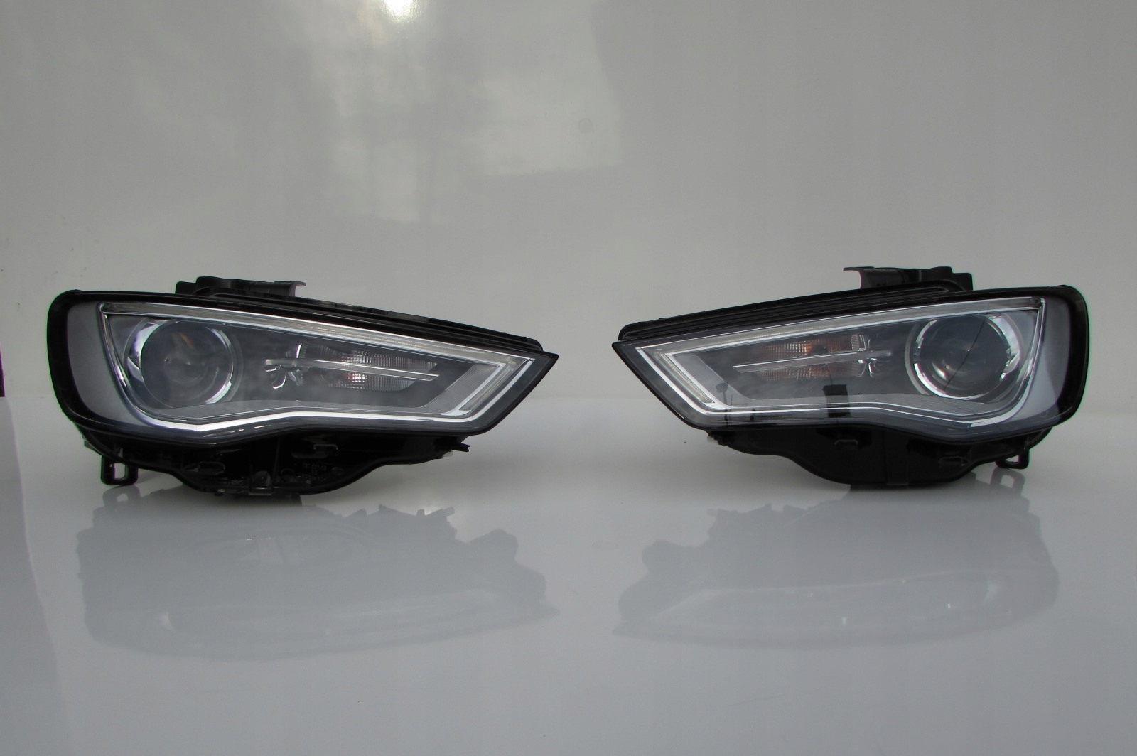 AUDI A3 8V S-LINE 13-17 KOMPLETNY PRZÓD MASKA XENO Typ samochodu Samochody osobowe