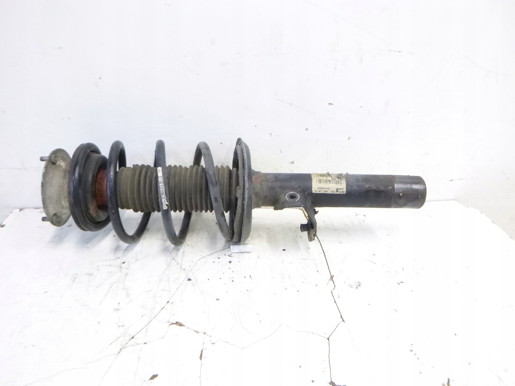 shock absorber front BMW X3 E83 2.0sd 2008r. 824904004251