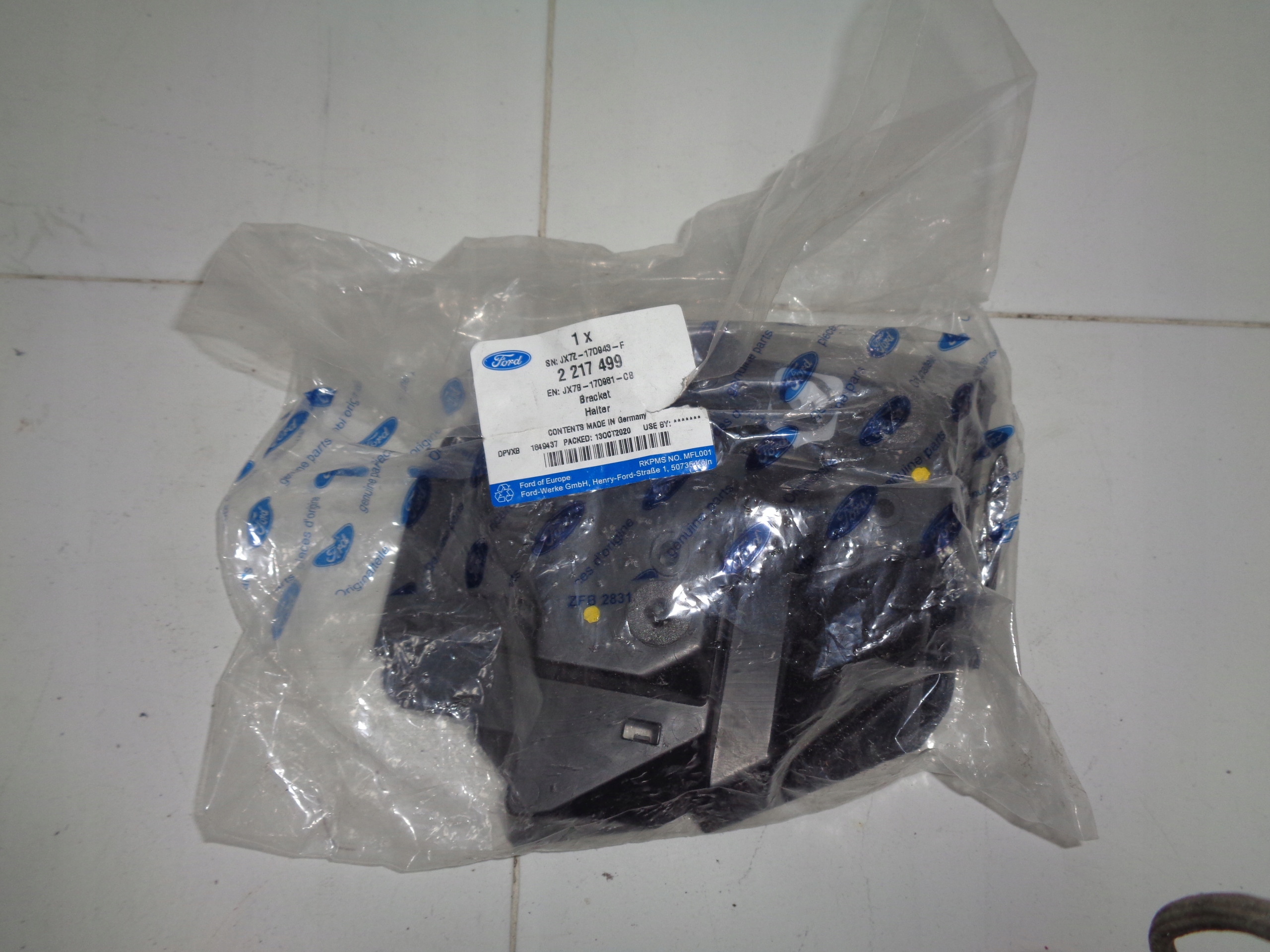 FORD FOCUS MK4 bumper bracket left rear part
