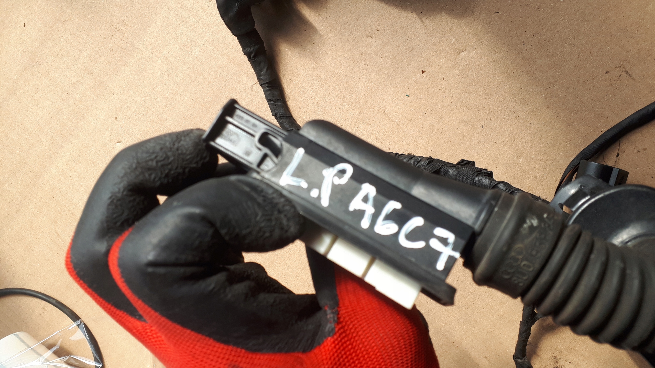 A6 C7 4G wiring bundle door left front