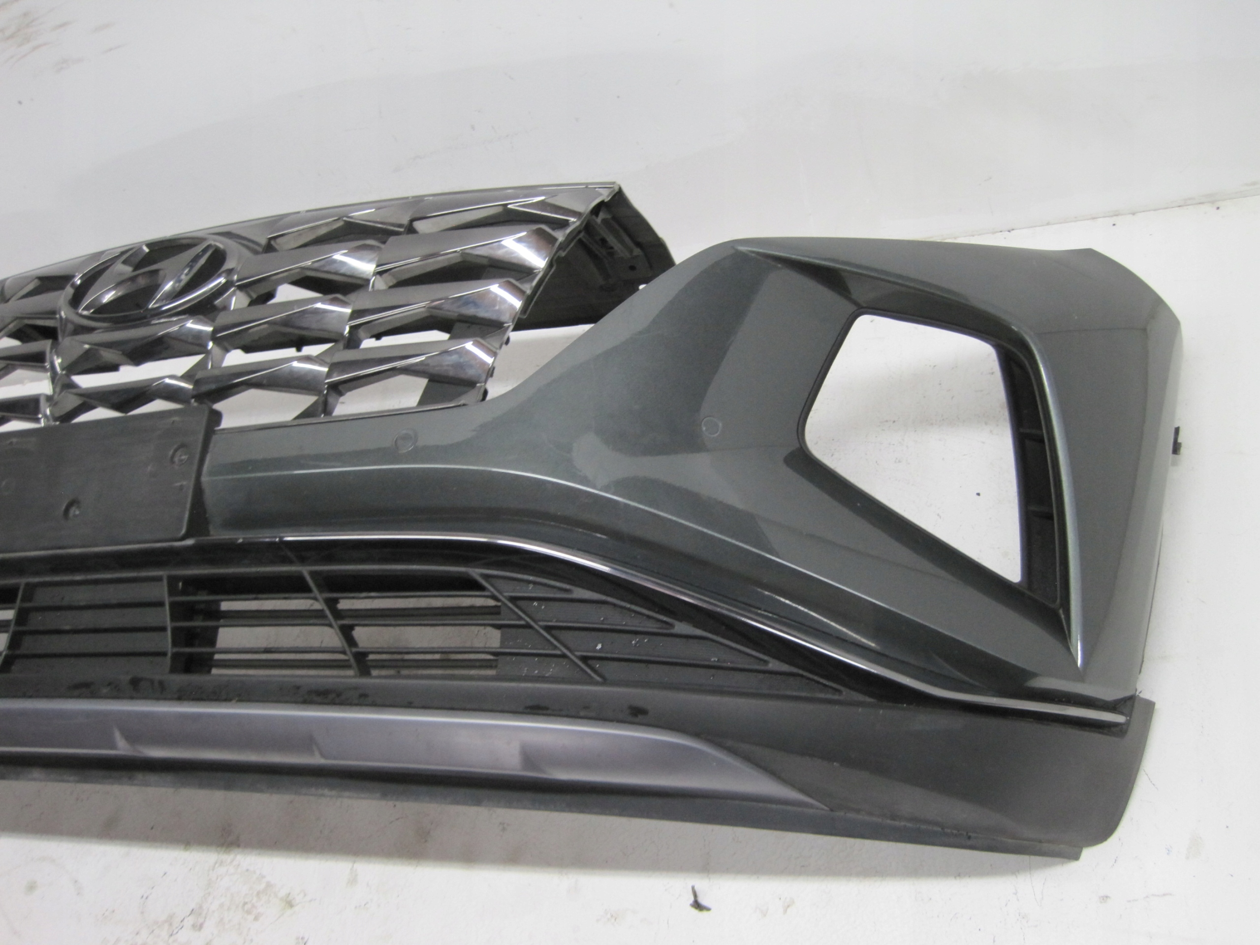 bumper HYUNDAI TUCSON IV 4 PDC 21R below RADAR front