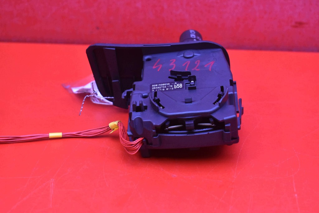 commodo bouton indicateurs de direction 8201590638 RENAULT CLIO 3 III 05-09