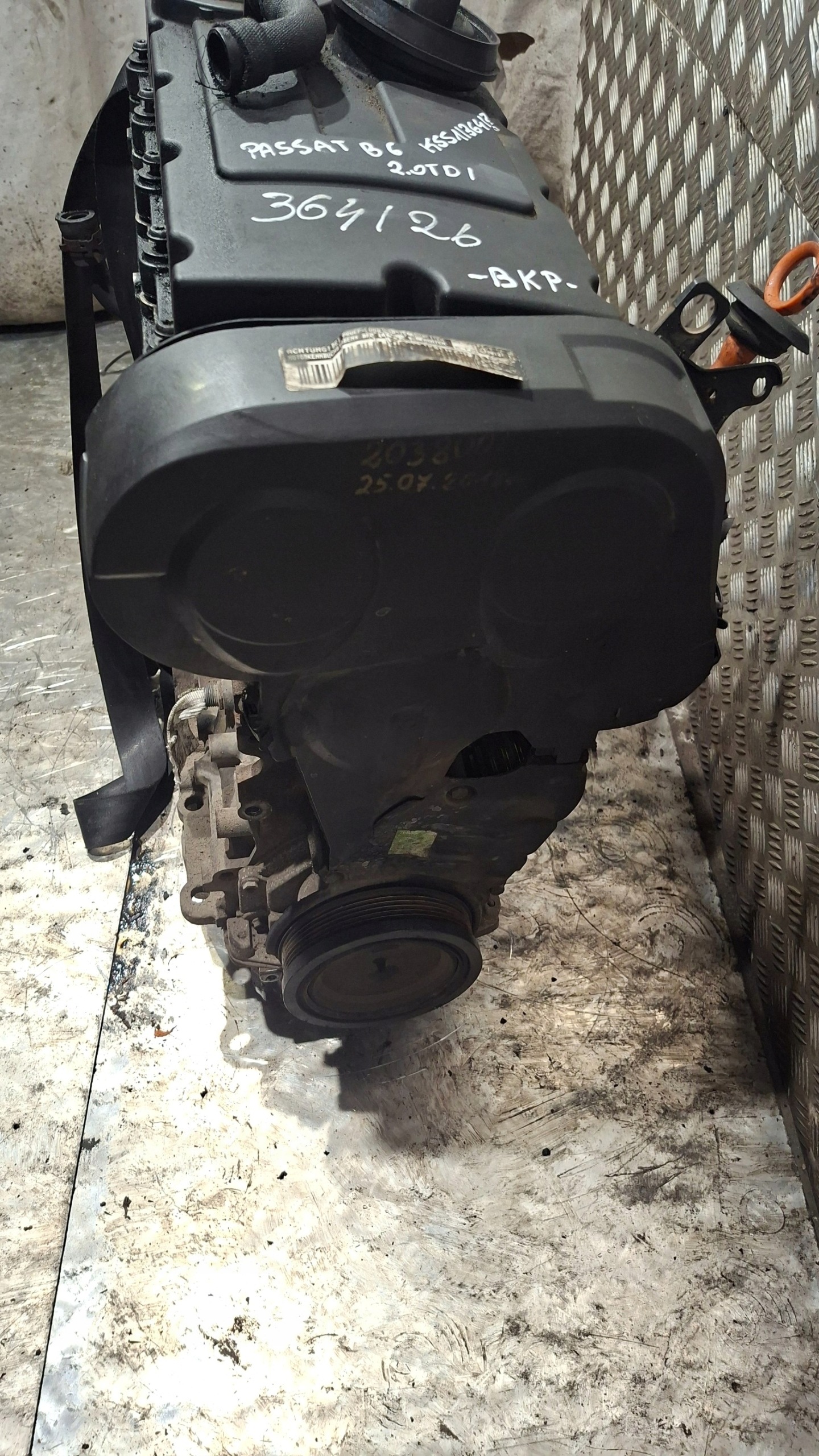 engine unprotected pillar VW PASSAT B6 2.0TDI BKP