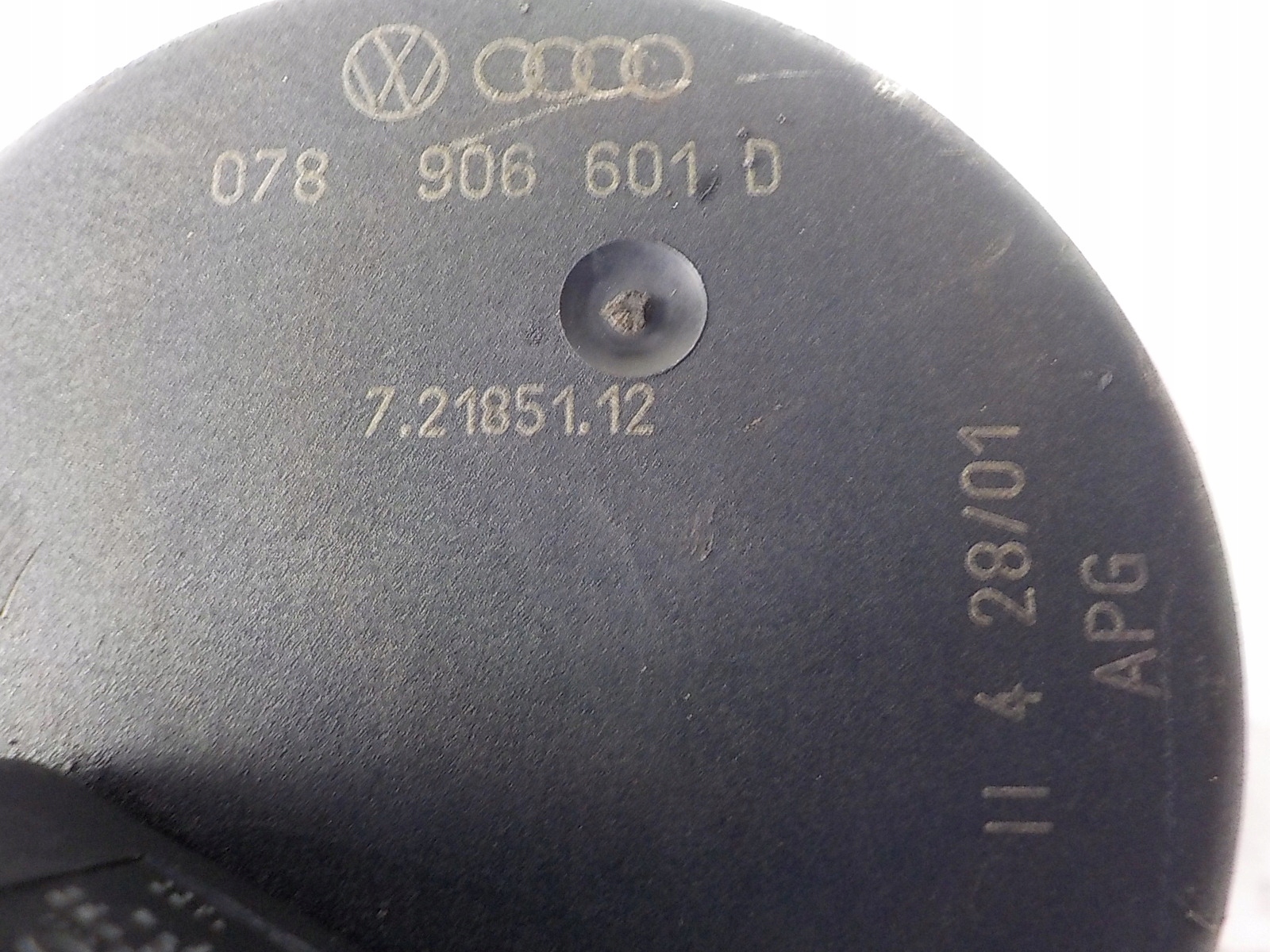 AUDI A4 B5 POMPA POWIETRZA WTÓRNEGO 078906601D Producent części Audi OE