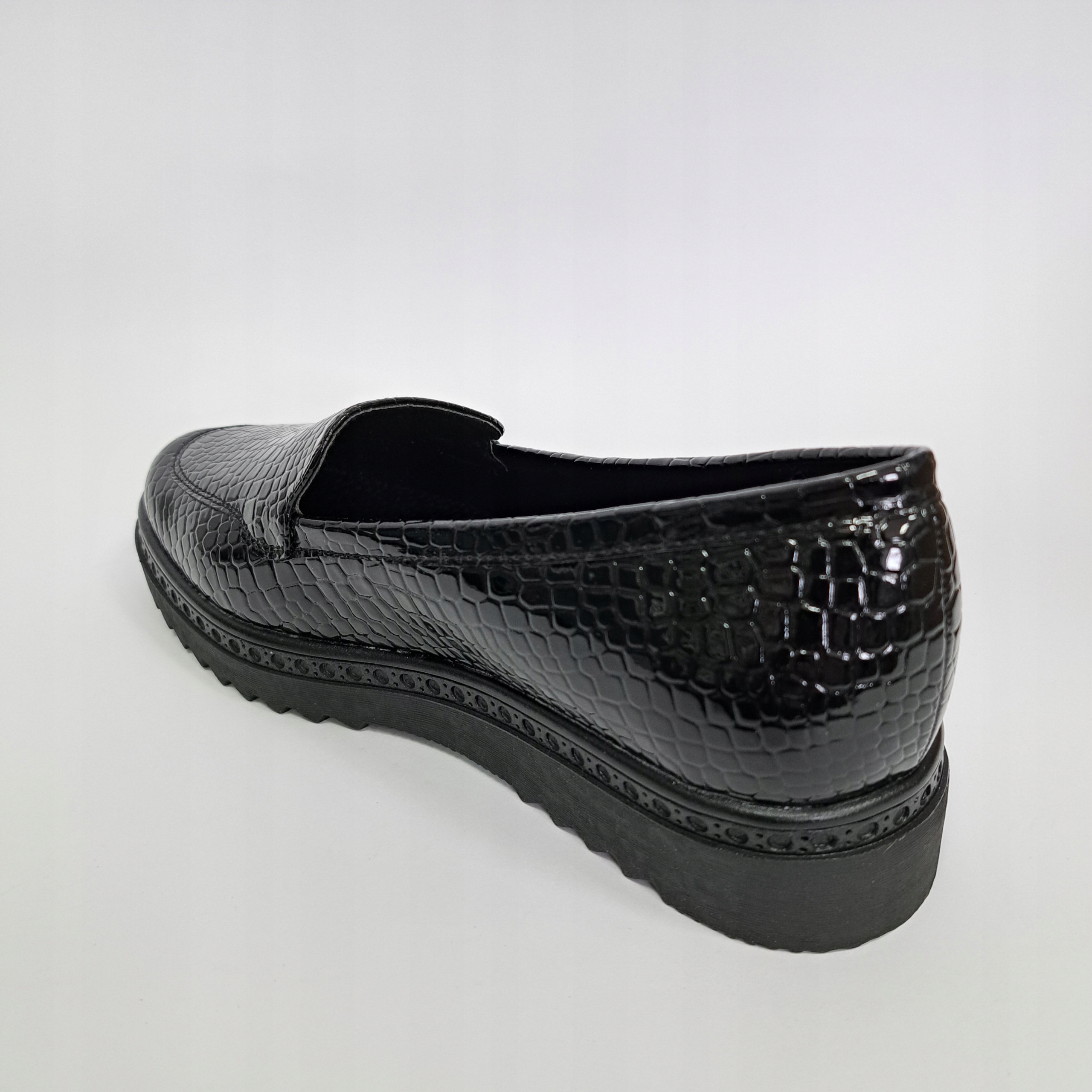 Mokasyny lakierowane krokodyl r.38 Długość wkładki 24.8 cm