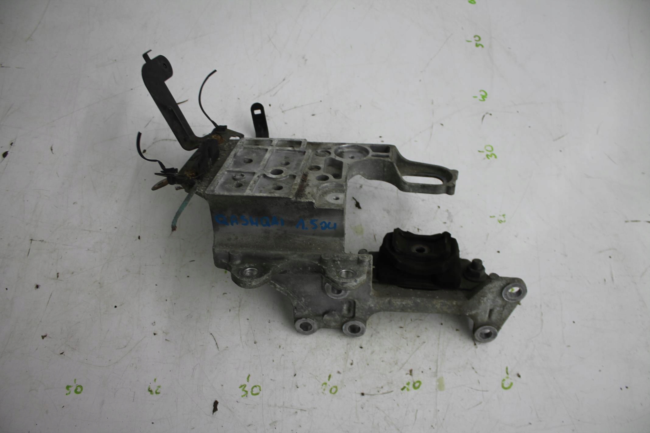 engine supporting mount NISSAN QASHQAI J10 06