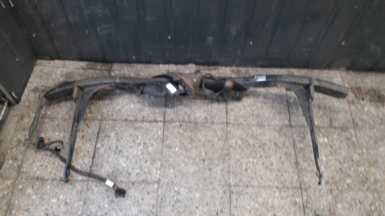 5na803881e hak holowniczy vw tiguan II