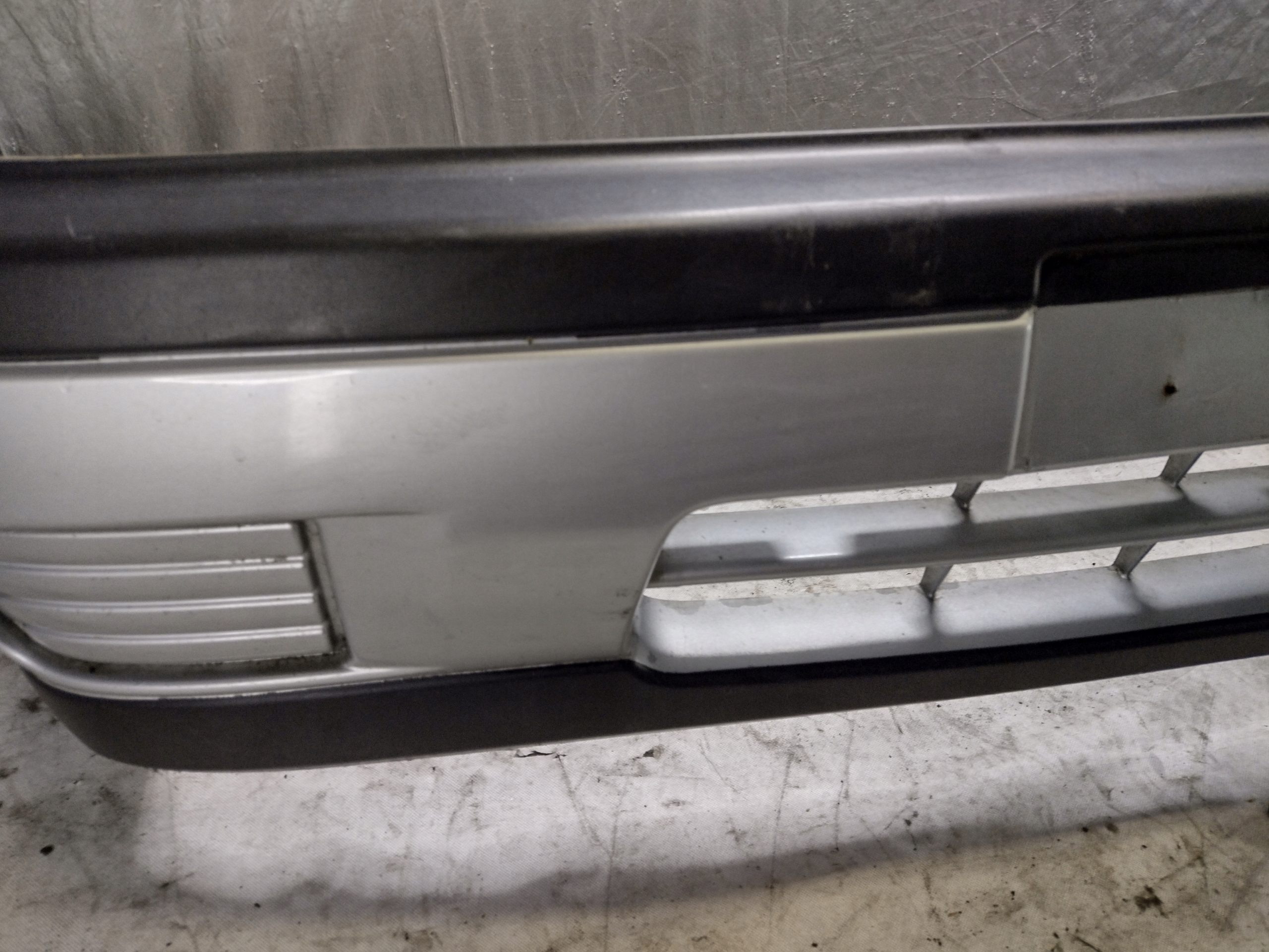 Frontstoßstange Nissan Sunny N14
