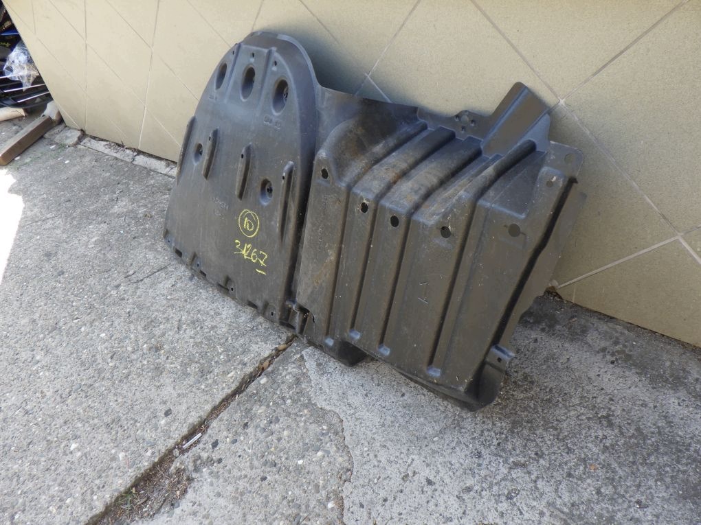 Toyota Camry VIII XV70 cover chassis
