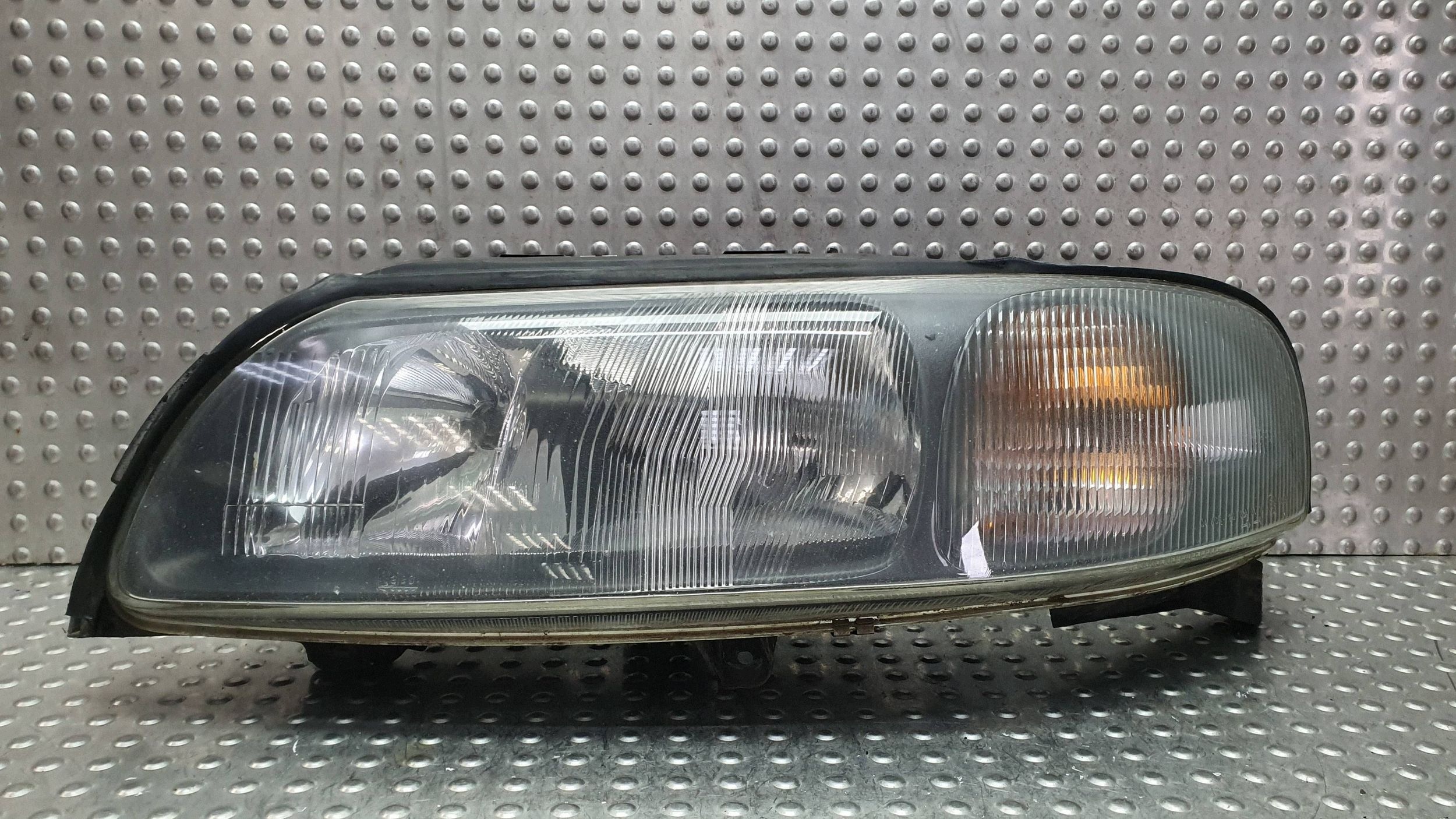 light REFLEKTOR left front 8620686 VOLVO V70 II S60 and EUROPA 00-04