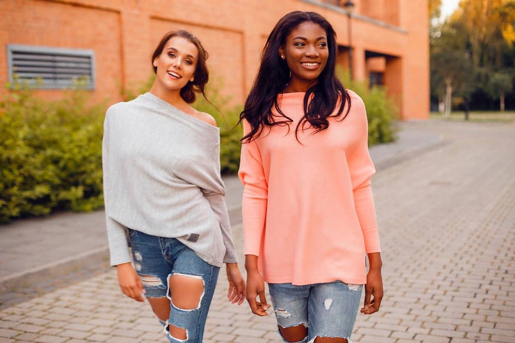 

Sweterek Oversize Tunika Sweter Wool Odkryte Ramię