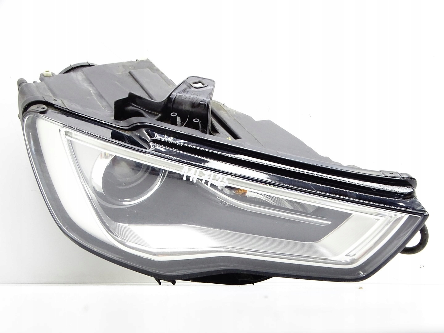 REFLEKTOR light right front right front XENON LED AUDI A3 8V 8V0941006A