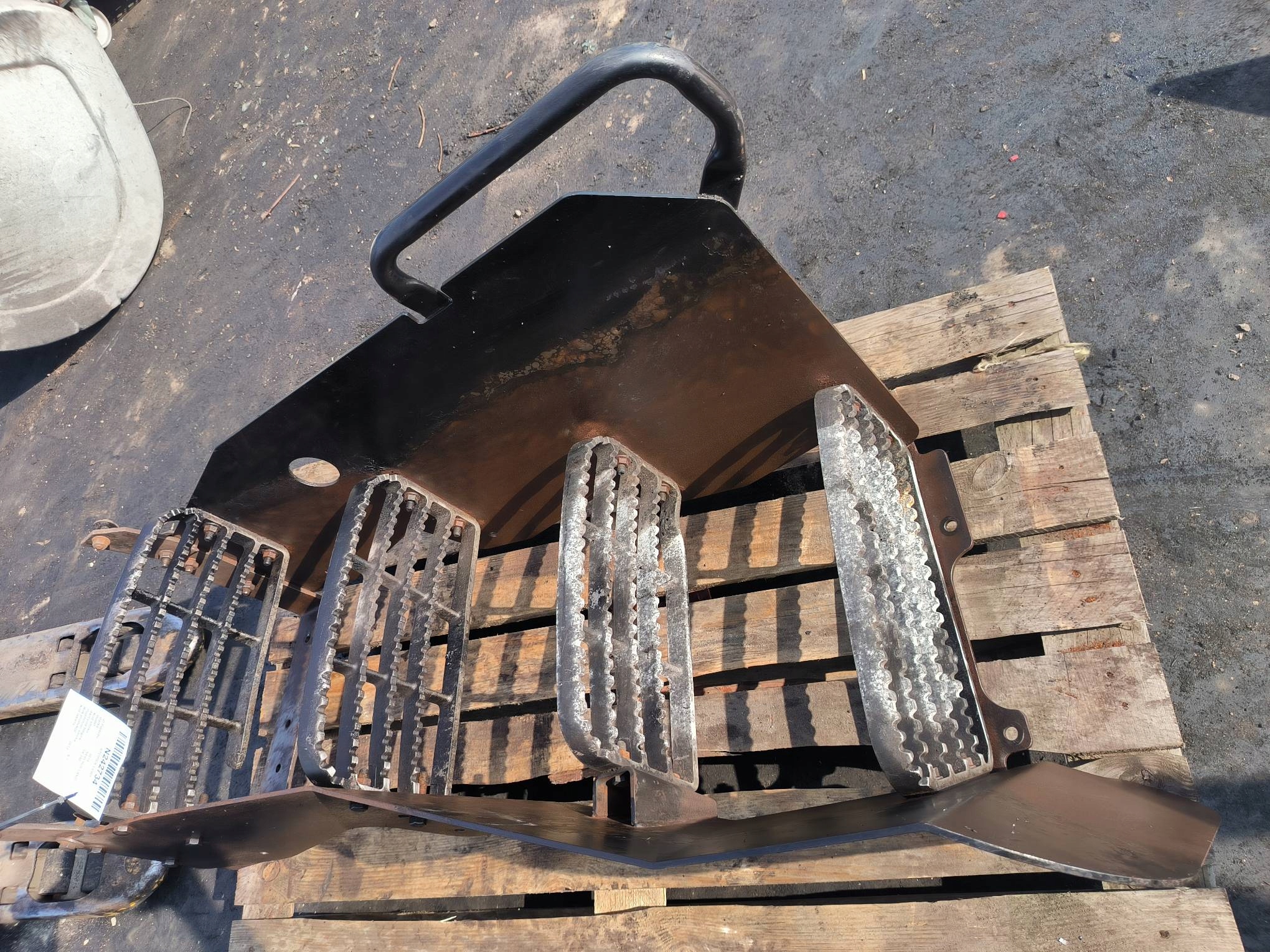 STOPIEN left NEW HOLLAND T8.390