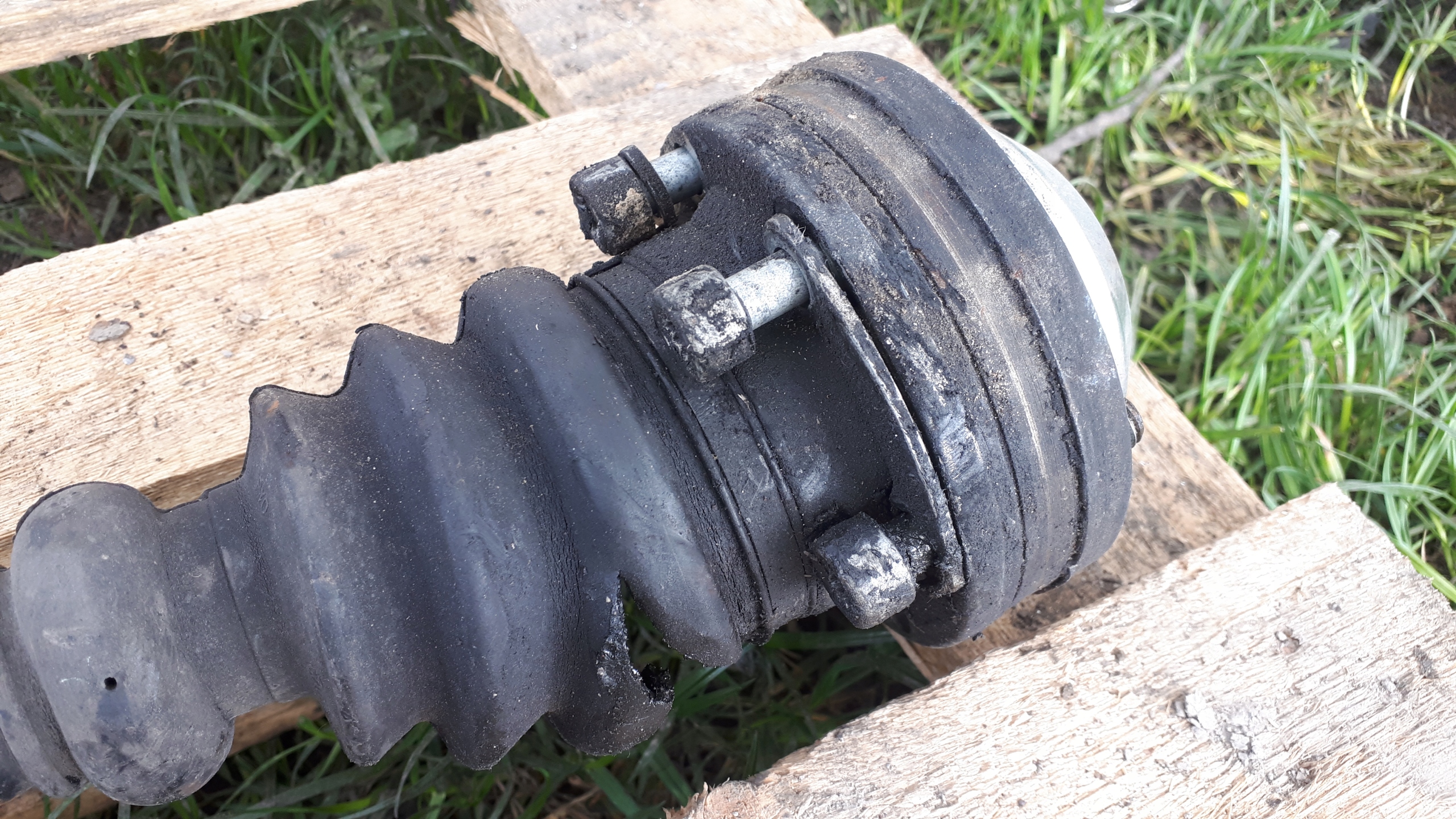 RS4 B7 semi-axis left left rear part 8E0501203T 4.2 V8
