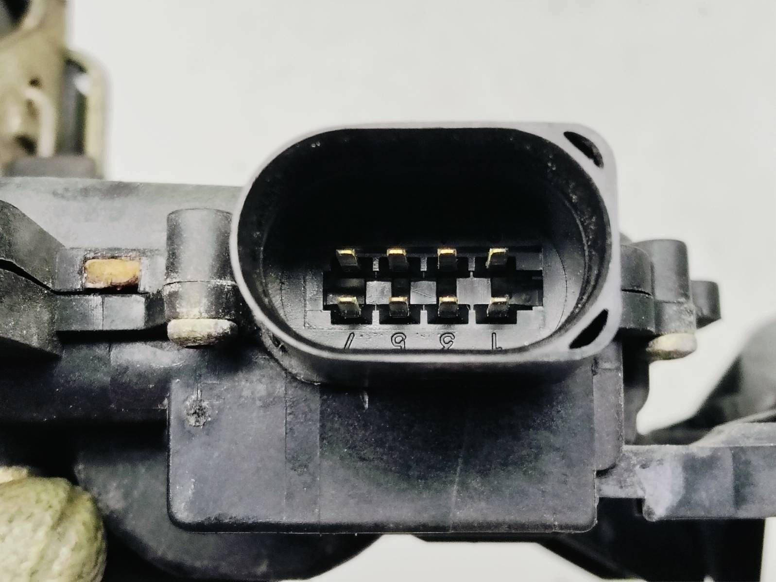 lock door right front Seat Leon and 1.9 TDI 3B1837016A 8PIN