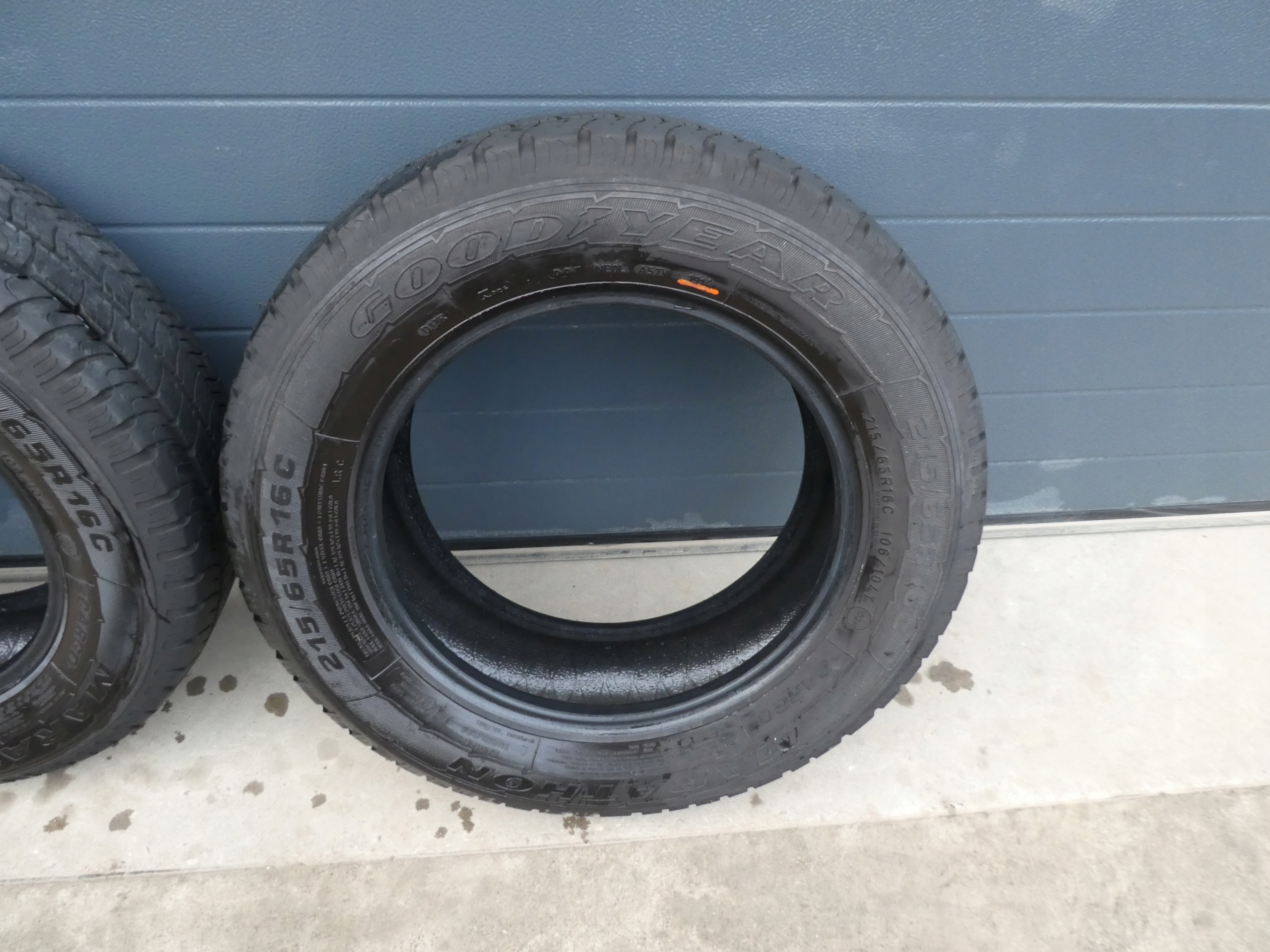 2X tyres Goodyear 215/65/16C 2014R