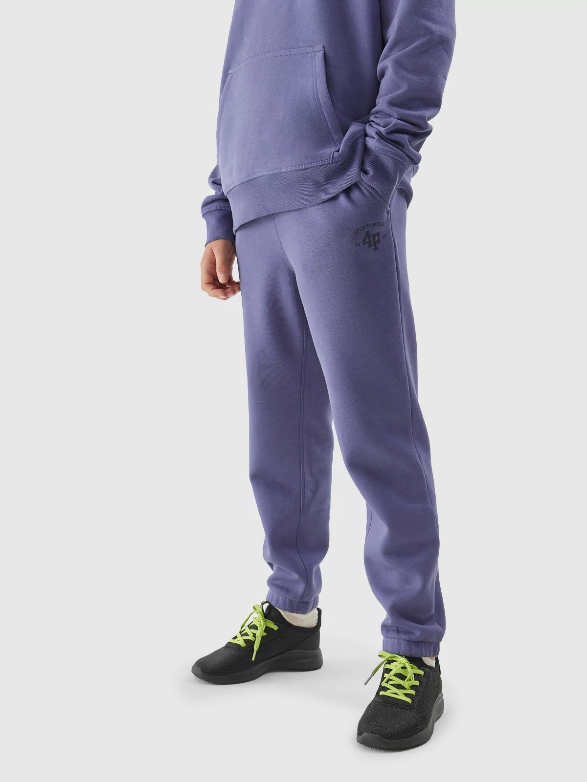 4F SPODNIE DRESOWE SPORTOWE DRESY CHŁOPIĘCE JOGGERY Długość długie