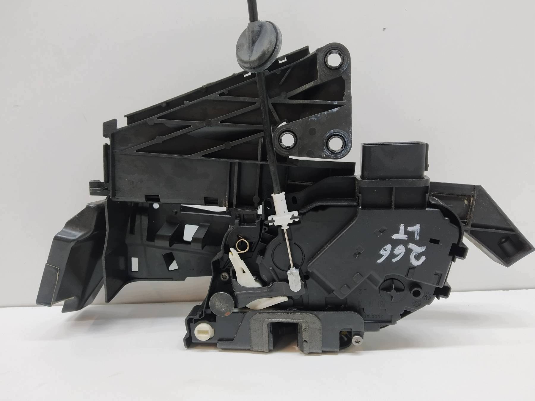 lock door rear part left 8V4AS26413EA Ford Kuga and (2008-2012)