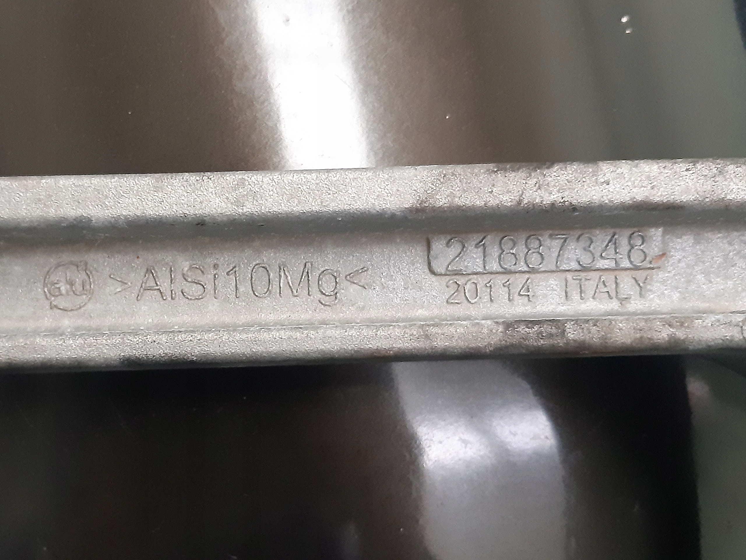 WSPORNIK NADKOLA STELAŻ MOCOWANIE BŁOTNIKA RENAULT GAMA T RANGE C Producent części Volvo OE