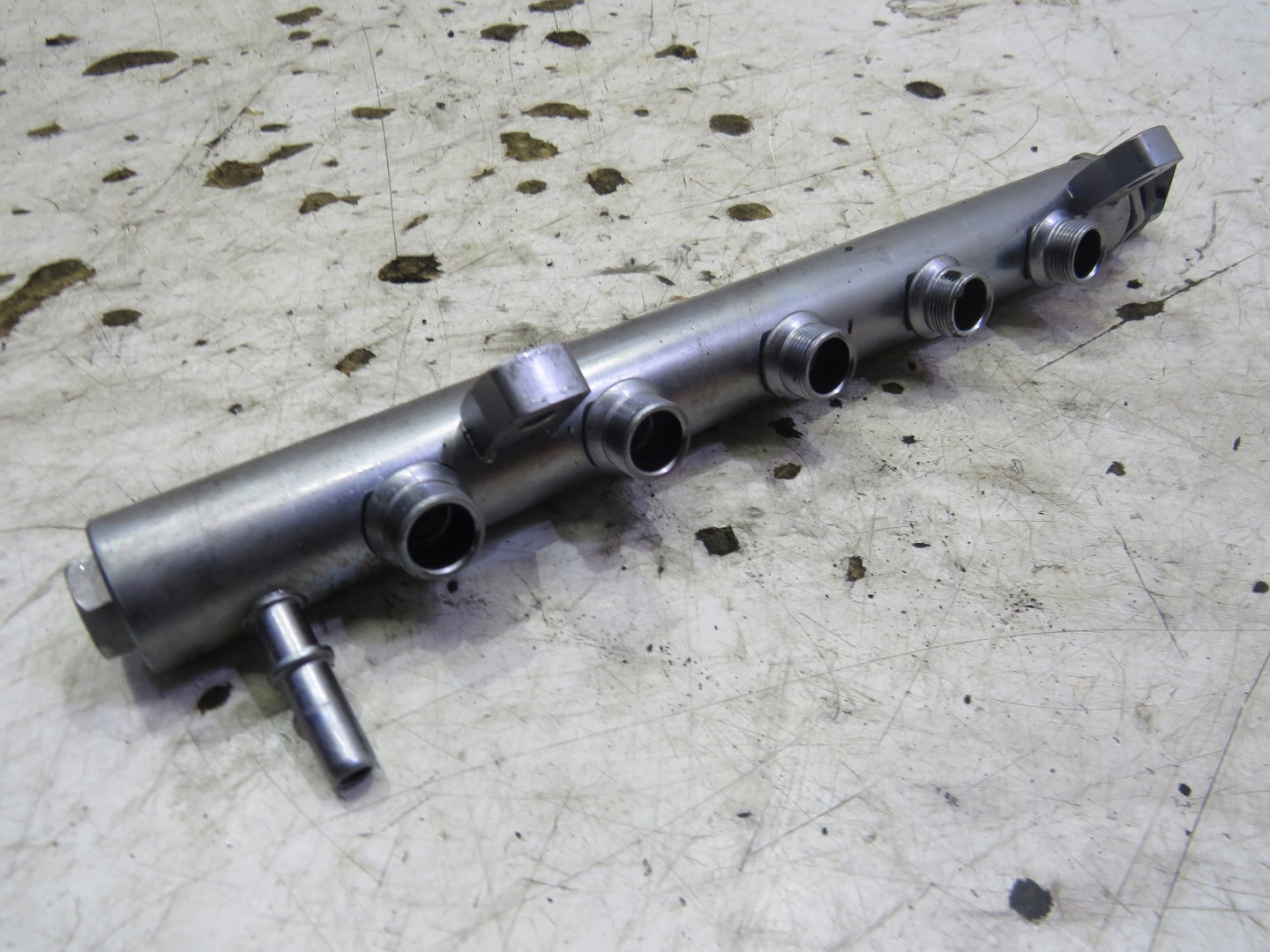 LISTWA WTRYSKOWA QASHQAI J11 1.6 DCI 8201044829