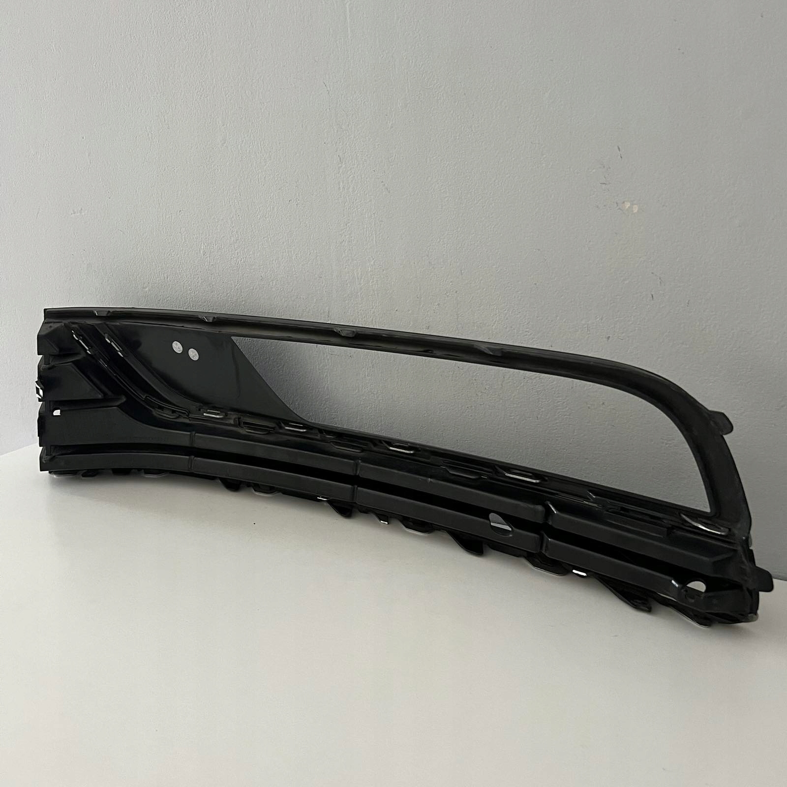 VW PASSAT B7 10-14r grid of a bumper right 3AA853666
