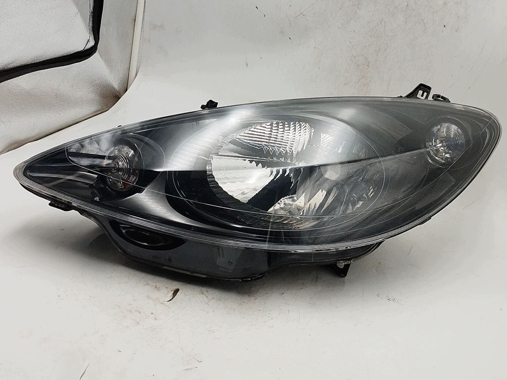 Peugeot 1007 light left front front 89900059