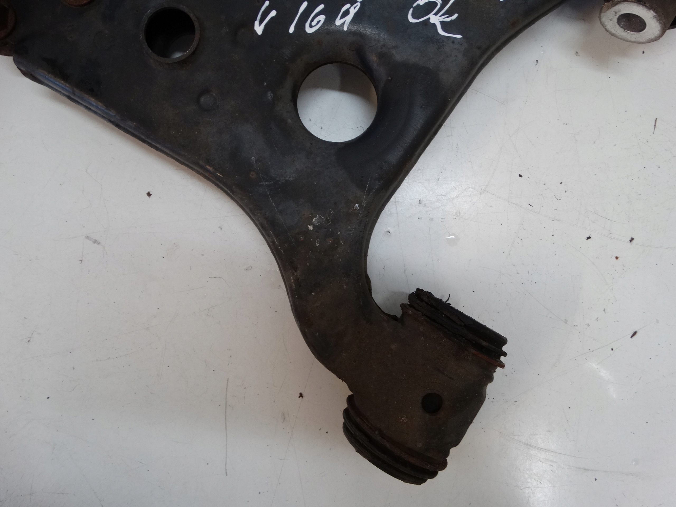 arm left front MERCEDES W169 A1693300407