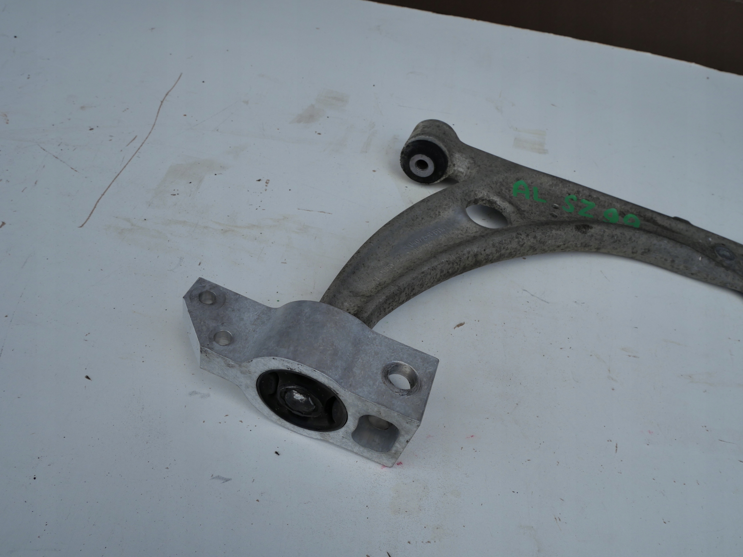 arm front VW PASSAT B6 B7 CC 3C0407153B