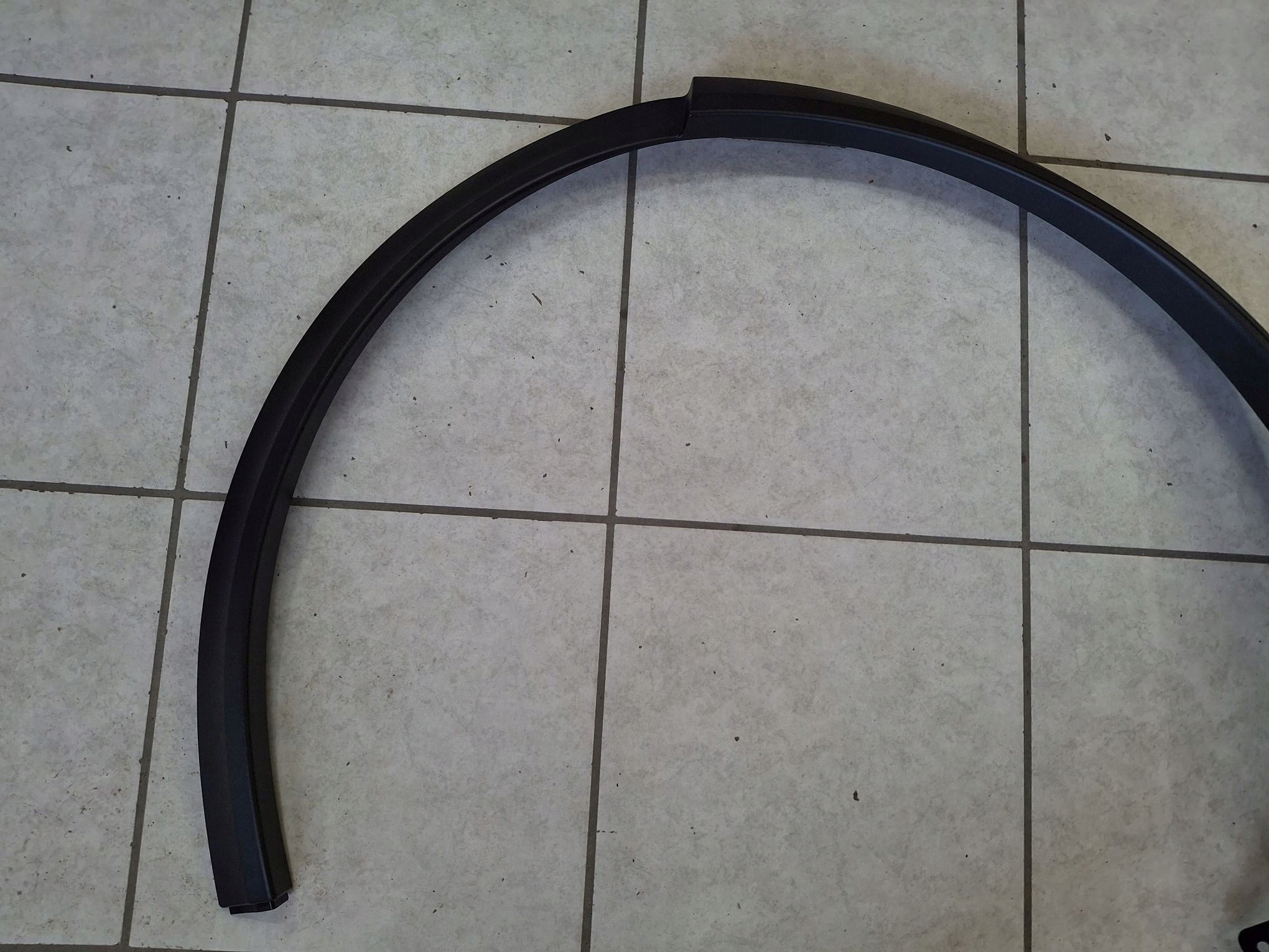 cap for fender left rear TESLA X 2020R->